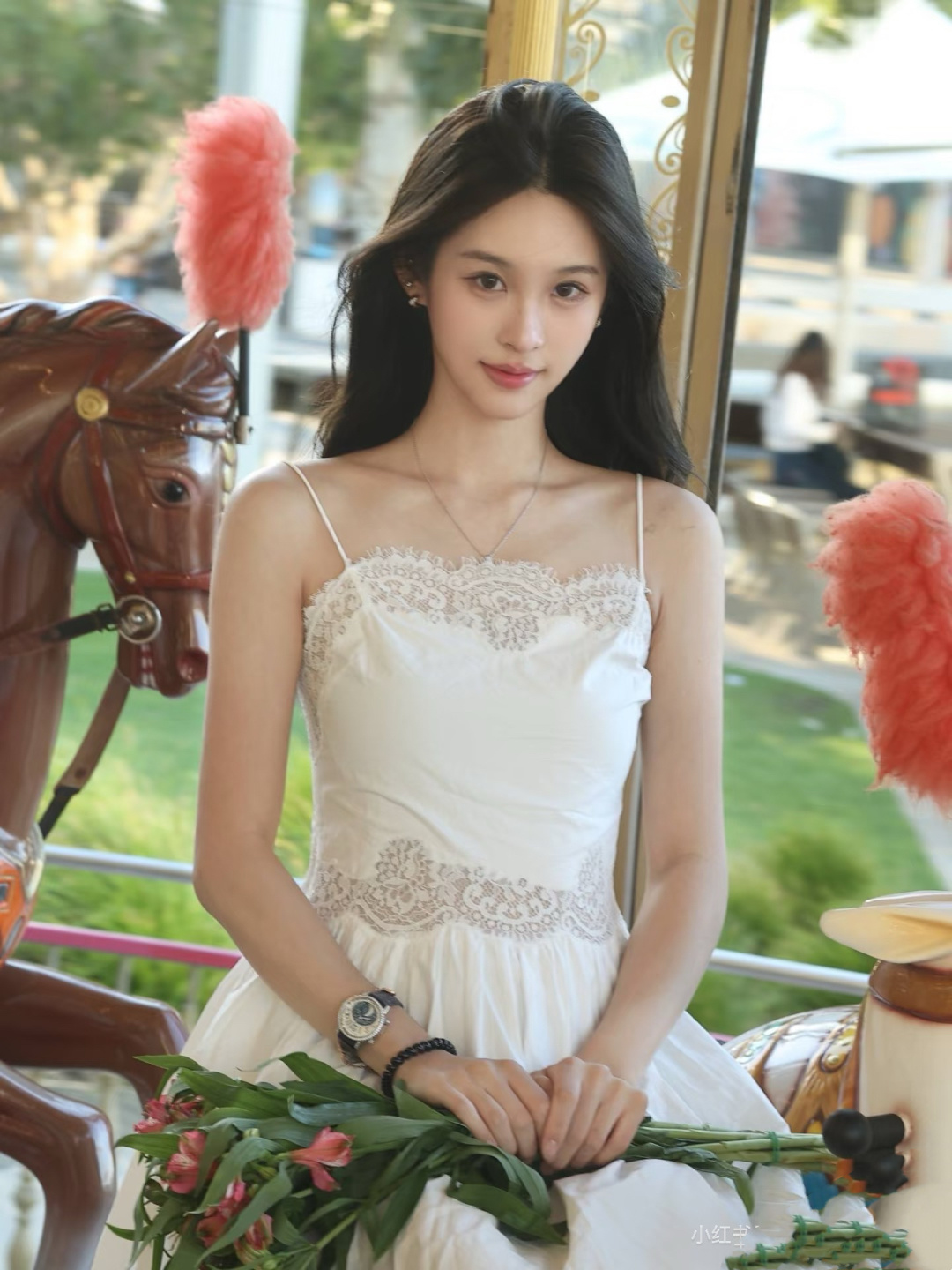 NO:911511,2026 spring and summer white lace suspender dress, light and breathable fabric, super comfortable to wear in summer!  The French lace stitching neckline, waistline and skirt are full of details, elegant and a little sexy. The high waistline + large skirt modifies the body proportions and makes you appear taller and slimmer!  It can be easily used for dates, afternoon tea, and beach vacations. Just take a photo to create a blockbuster with a sense of atmosphere. SML,,skirts,198609092026春夏白色蕾丝吊带连衣裙 轻盈透气面料 夏天穿超舒服！法式蕾丝拼接领口、腰线和裙摆,细节满满,优雅又带点小性感.高腰线+大裙摆,修饰身材比例,显高显瘦！约会、下午茶、海边度假都能轻松驾驭,随手一拍就是氛围感大片. SML,,skirts,,Women's clothing