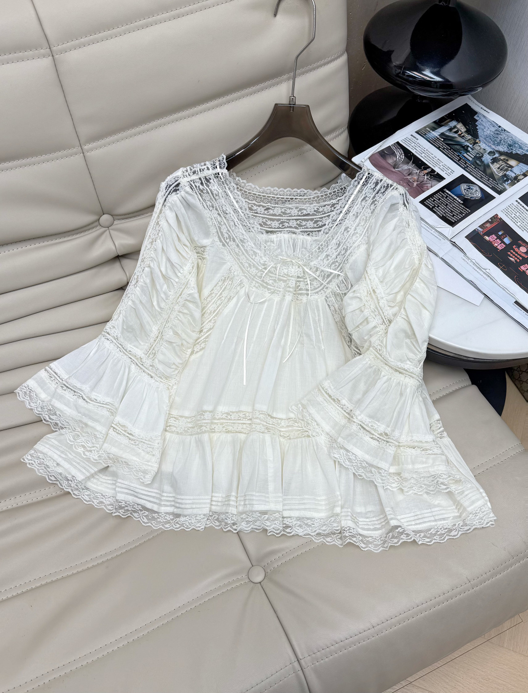 NO:932636,26Ss French Lace Shirt Made of pure cotton, light and breathable. Exquisite lace + loose babydoll style, three-quarter bell sleeve design, romantic, elegant and slimming. The tie details at the neckline are full of layers. It goes well with jeans or skirts. It can be easily used for commuting, vacation and daily life. It directly adds a sense of French atmosphere!  34-36-38,,skirts,jeans,shirts,1986090926Ss法式蕾丝衬衫 纯棉材质,轻薄透气 精致蕾丝花边+宽松娃娃衫版型,七分喇叭袖设计,浪漫优雅又显瘦 领口绑带细节,层次感满满,搭配牛仔裤或半裙都很出彩,通勤、度假、日常都能轻松驾驭,法式氛围感直接拉满！34-36-38,,skirts,jeans,shirts,,Women's clothing