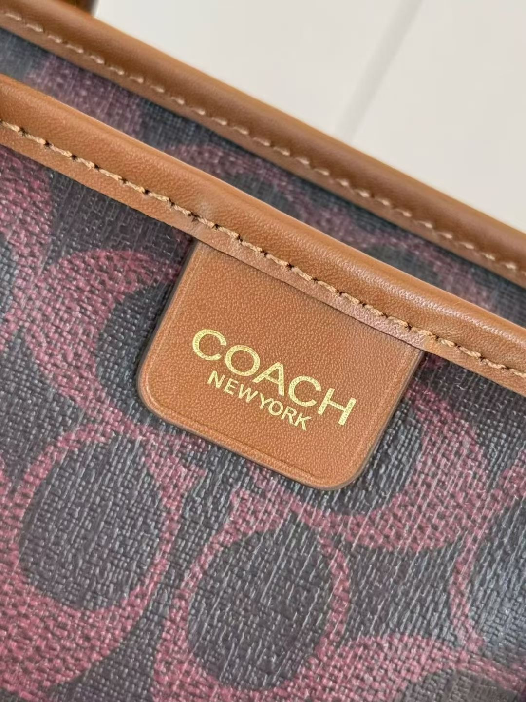 Coach ～原Coach蔻驰 CCD94 taxitote21系列新款菜篮子托特包手提斜挎包