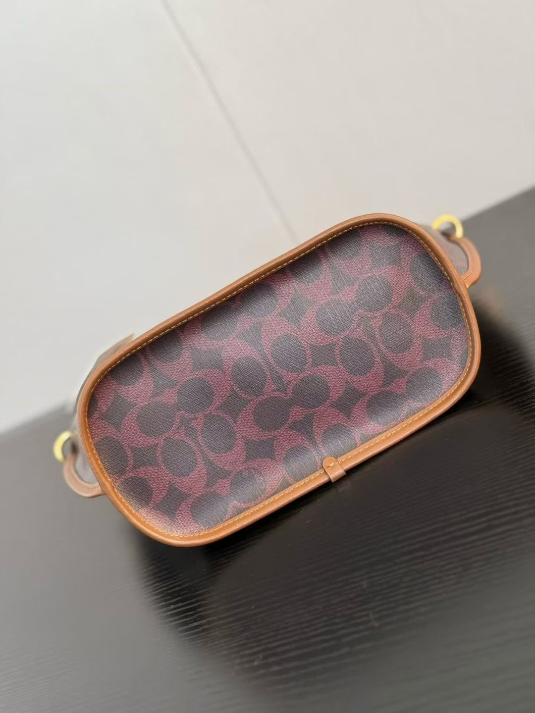 Coach ～原Coach蔻驰 CCD94 taxitote21系列新款菜篮子托特包手提斜挎包