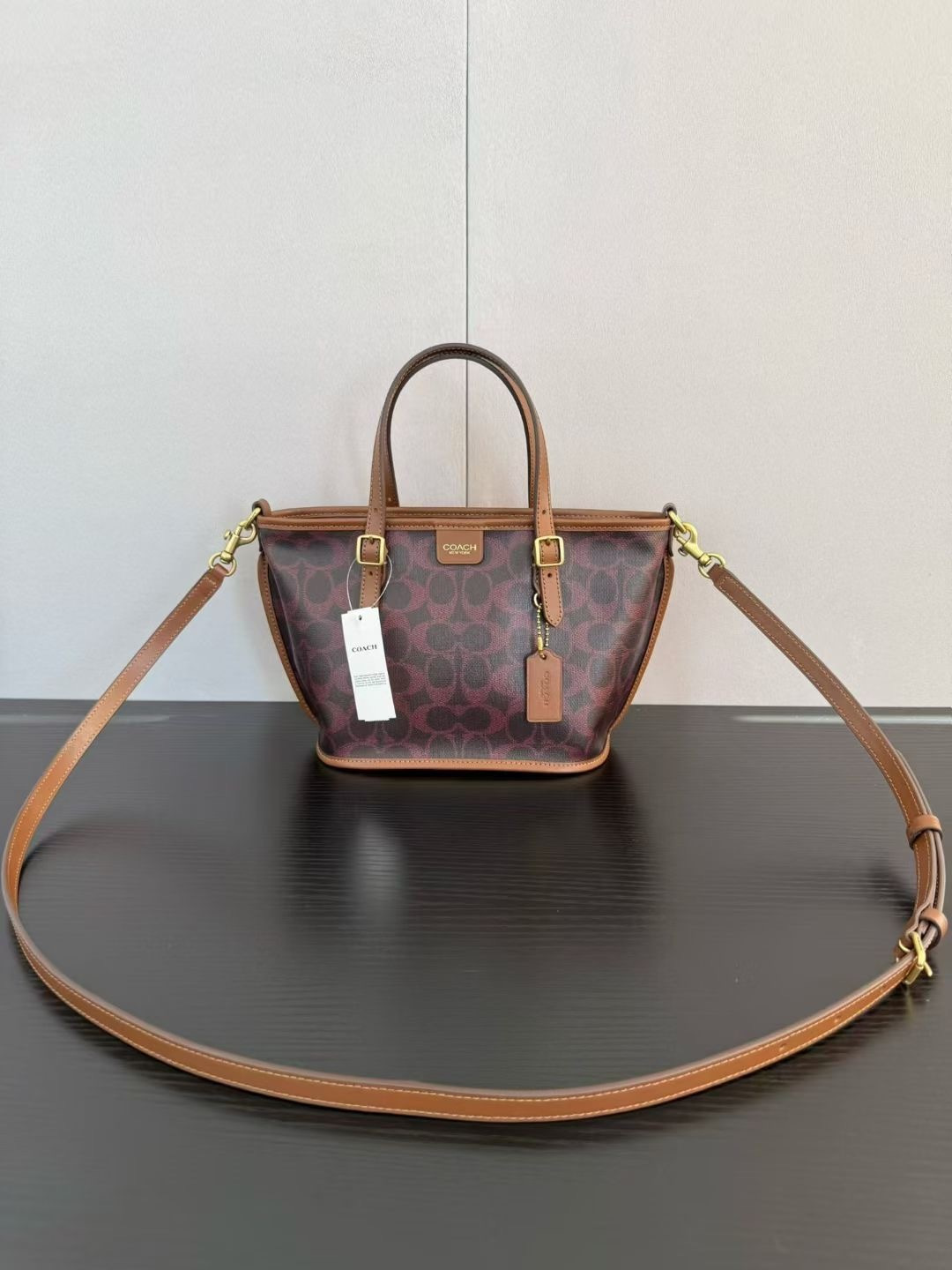 Coach ～原Coach蔻驰 CCD94 taxitote21系列新款菜篮子托特包手提斜挎包