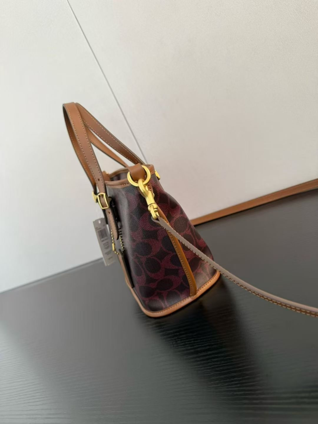 Coach ～原Coach蔻驰 CCD94 taxitote21系列新款菜篮子托特包手提斜挎包