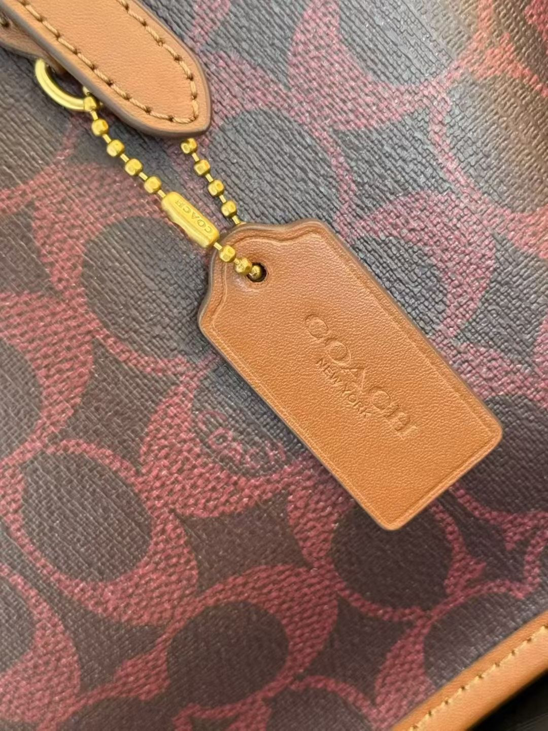 Coach ～原Coach蔻驰 CCD94 taxitote21系列新款菜篮子托特包手提斜挎包