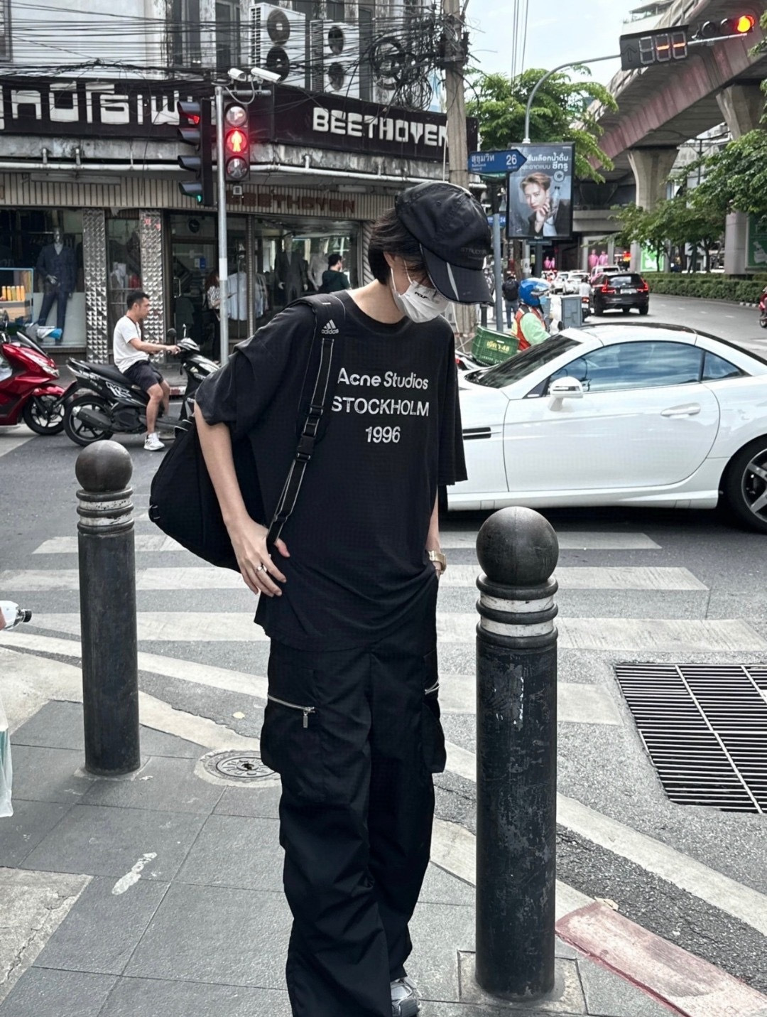 Alternative view of T-Shirt 10239