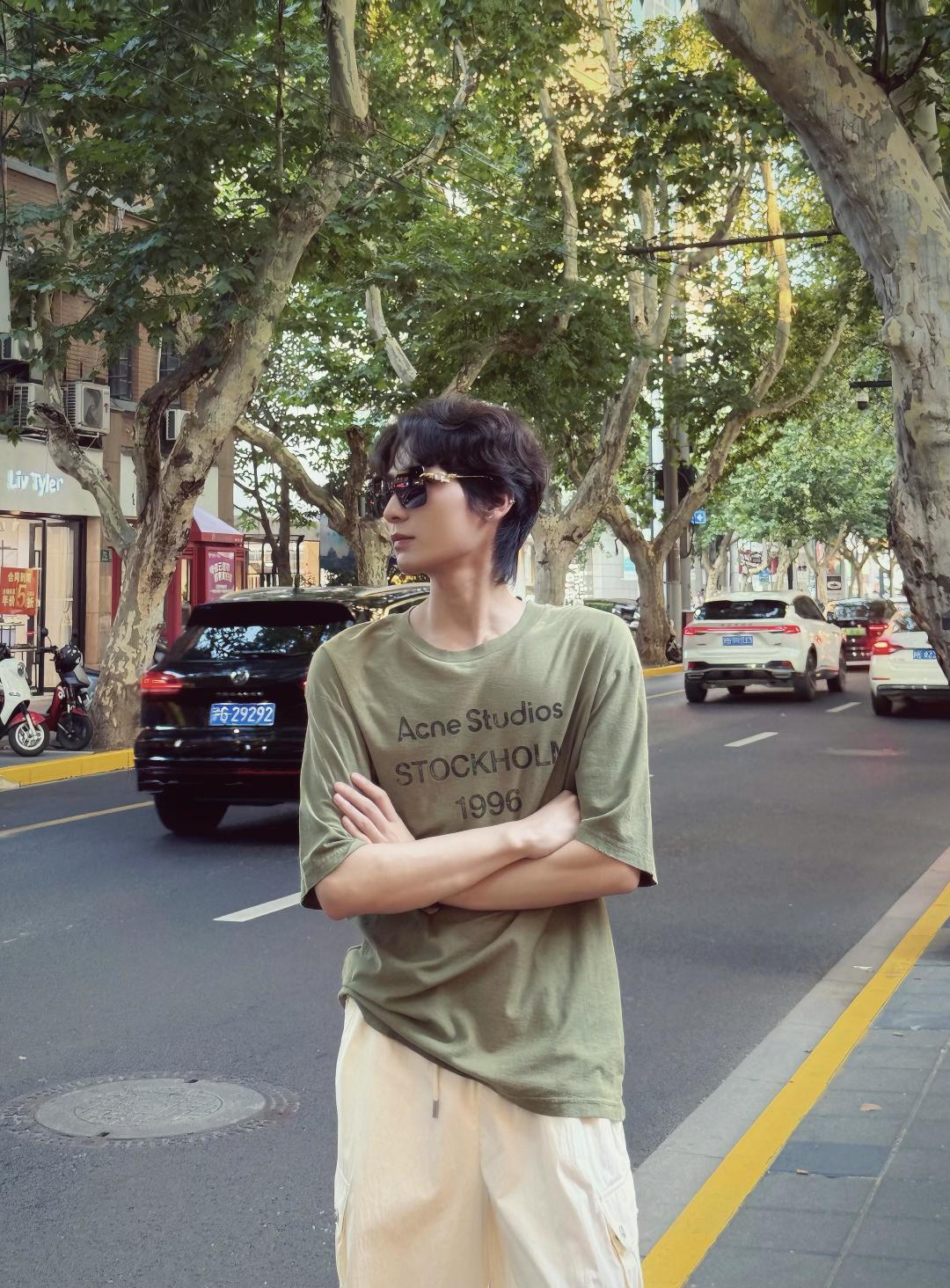 Alternative view of T-Shirt 10238