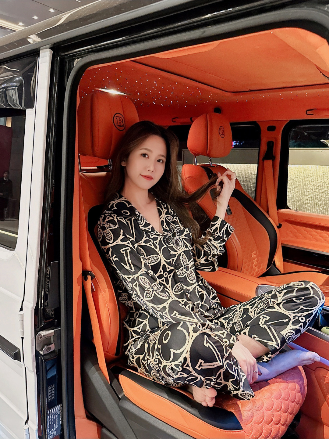  派家原创 新款上新🆕 🔥🔥驴家 高端家居服套装，长袖长裤 男女同款，采用高定韩国丝面料，上身效果舒适，