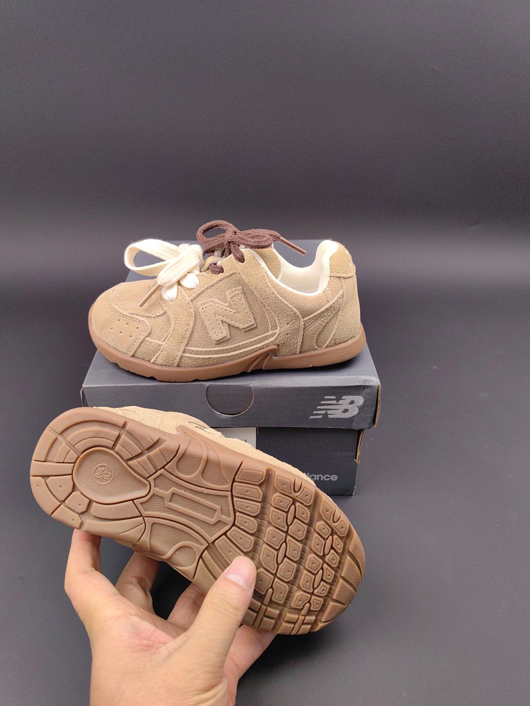 Miu Miu Velcro Children's Casual Shoes - Stylish & Comfortable 6 cmp a1754206868831 0771