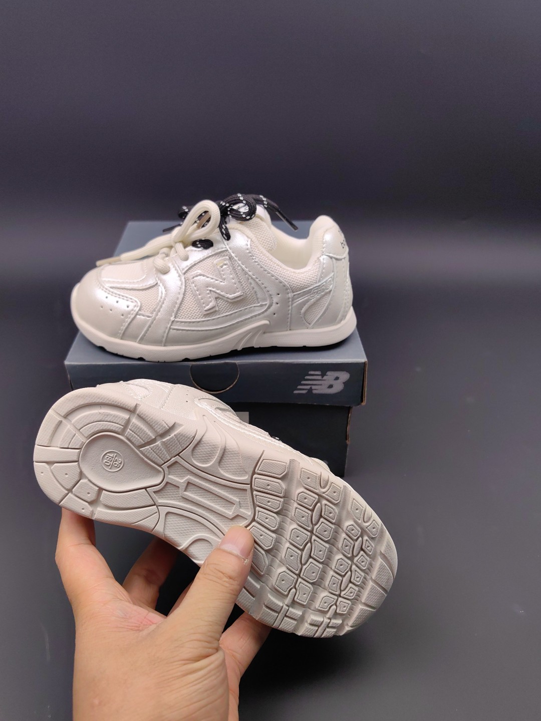 Miu Miu X New Balance 531226 Velcro Sneakers - Kids' Fashion, Sizes 24-37 6 cmp a1754207142298 5786