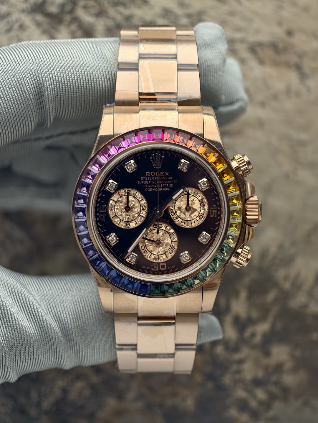 NO:726383,The old Daytona is equipped with a Dandong integrated chronograph movement. All the remaining accessories are assembled into watches with customized parts. Customized sapphire crystal glass. Customized hands. Customized dial. Customized colored treasure scale ring. Customized tungsten copper case and strap (same weight as the original). Customized Swiss PVD gold-plating process (original Longines gold plating process). The only counterweight in the entire network. High-end products that will not fade or peel. Can issue an authoritative organization appraisal certificate with gold on the surface.  A watch, a string of codes, and a certificate are real certificates that can be scanned and queried. The gold-plating process is very durable and will never fade or peel off. The gold-plating process of this watch is a photoelectric coating that is first carried out to avoid oxidation caused by the contact between the tungsten-copper alloy shell and oxygen. When processed using the traditional gold-plating process, the color and color texture of the precious metal are infinitely close to the color and texture of 18K gold. The traditional gold-plated surface also needs to be PVD vacuum coating technology to increase durability.  In fact, it has been treated with three coatings before it can be burned for three minutes under a high temperature of 1,000 degrees without fading. I solemnly promise a 2-year warranty. If the color fades, replace it with a new one. This is the kind of product that sells for 13,000 in live broadcast rooms and says it contains seven or eight grams of gold. My family does not deceive customers. This watch can issue an appraisal certificate of 'gold content on the surface.' However, the gold content of this watch cannot reach 75% of 18K gold. It is very durable and will not fade or peel.  Instant sale of all factory goods, longines, gold plating19860909老款迪通拿 搭载丹东一体计时机芯 剩余配件全部是用定制件组装成表 定制蓝宝石水晶玻璃 定制指针 定制表盘 定制彩宝刻度圈 定制钨铜材质表壳表带（达到和原版一样重量） 定制瑞士PVD包金工艺（原装浪琴的镀金工艺） 全网唯一的配重劳 不会掉色掉皮的高端产品 可以出具表面含金的权威机构鉴定证书 做到真实的一表一串码一证书 是可以扫码查询的真证书 包金处理的非常耐用 绝对不会掉色掉皮 秒杀一切厂货 这个表的包金工艺 是先经行的光电涂层 避免钨铜合金壳和氧气接触会发生氧化 在用传统的包金工艺加工上 贵金属的颜色 颜色质感无限接近18K金的颜色质感 在传统包金的表面还要进行 PVD真空覆膜技术 才能增加耐用度 其实是处理了三次镀层 才可以做到在一千度的高温下面 持续烧三分钟海不掉色 郑重承诺 质保2年 掉色换新 这就是那些直播间卖1.3万 说包了七八克金的那种货 我家不欺骗客户 这个表是可以出具“表面含金”的鉴定证书 只是这个表的含金量是做不到18K金的75的 只是非常耐用 不会掉色掉皮 秒杀一切厂货,,longines,gold plating,Watch