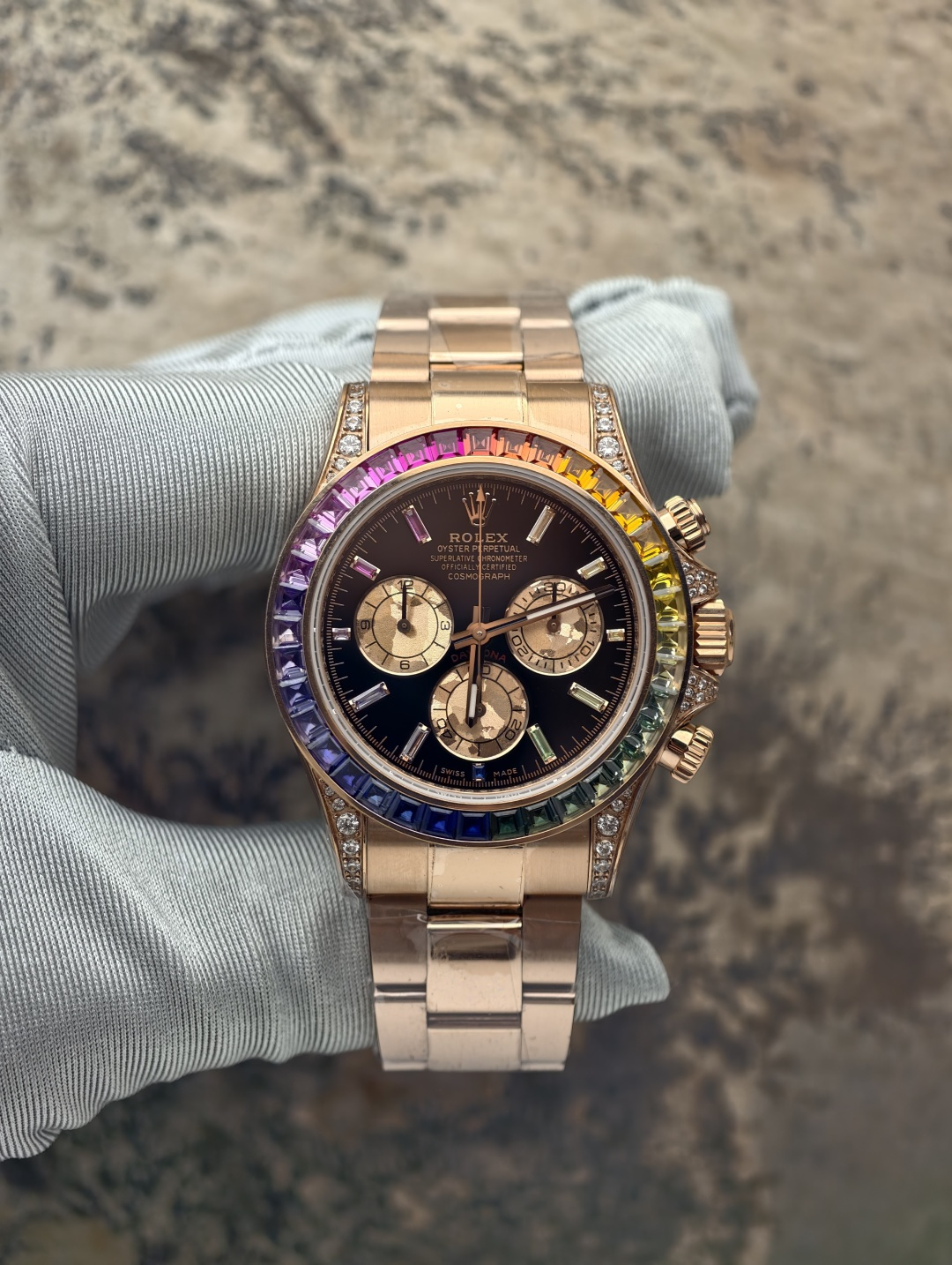 NO:726399,The old Daytona is equipped with a Dandong integrated chronograph movement. All the remaining accessories are assembled into watches with customized parts. Customized sapphire crystal glass. Customized hands. Customized dial. Customized colored treasure scale ring. Customized tungsten copper case and strap (same weight as the original). Customized Swiss PVD gold-plating process (original Longines gold plating process). The only counterweight in the entire network. High-end products that will not fade or peel. Can issue an authoritative organization appraisal certificate with gold on the surface.  A watch, a string of codes, and a certificate are real certificates that can be scanned and queried. The gold-plating process is very durable and will never fade or peel off. The gold-plating process of this watch is a photoelectric coating that is first carried out to avoid oxidation caused by the contact between the tungsten-copper alloy shell and oxygen. When processed using the traditional gold-plating process, the color and color texture of the precious metal are infinitely close to the color and texture of 18K gold. The traditional gold-plated surface also needs to be PVD vacuum coating technology to increase durability.  In fact, it has been treated with three coatings before it can be burned for three minutes under a high temperature of 1,000 degrees without fading. I solemnly promise a 2-year warranty. If the color fades, replace it with a new one. This is the kind of product that sells for 13,000 in live broadcast rooms and says it contains seven or eight grams of gold. My family does not deceive customers. This watch can issue an appraisal certificate of 'gold content on the surface.' However, the gold content of this watch cannot reach 75% of 18K gold. It is very durable and will not fade or peel.  Instant sale of all factory goods, longines, gold plating19860909老款迪通拿 搭载丹东一体计时机芯 剩余配件全部是用定制件组装成表 定制蓝宝石水晶玻璃 定制指针 定制表盘 定制彩宝刻度圈 定制钨铜材质表壳表带（达到和原版一样重量） 定制瑞士PVD包金工艺（原装浪琴的镀金工艺） 全网唯一的配重劳 不会掉色掉皮的高端产品 可以出具表面含金的权威机构鉴定证书 做到真实的一表一串码一证书 是可以扫码查询的真证书 包金处理的非常耐用 绝对不会掉色掉皮 秒杀一切厂货 这个表的包金工艺 是先经行的光电涂层 避免钨铜合金壳和氧气接触会发生氧化 在用传统的包金工艺加工上 贵金属的颜色 颜色质感无限接近18K金的颜色质感 在传统包金的表面还要进行 PVD真空覆膜技术 才能增加耐用度 其实是处理了三次镀层 才可以做到在一千度的高温下面 持续烧三分钟海不掉色 郑重承诺 质保2年 掉色换新 这就是那些直播间卖1.3万 说包了七八克金的那种货 我家不欺骗客户 这个表是可以出具“表面含金”的鉴定证书 只是这个表的含金量是做不到18K金的75的 只是非常耐用 不会掉色掉皮 秒杀一切厂货,,longines,gold plating,Watch