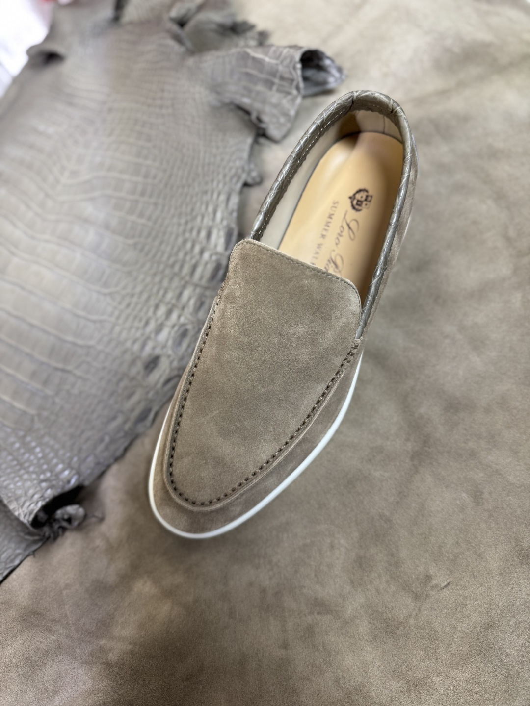 NO:648340,z Customized French HC Nile crocodile, loafers, loafers19860909z定制法国HC尼罗鳄,乐福鞋,loafers,Women's Shoes