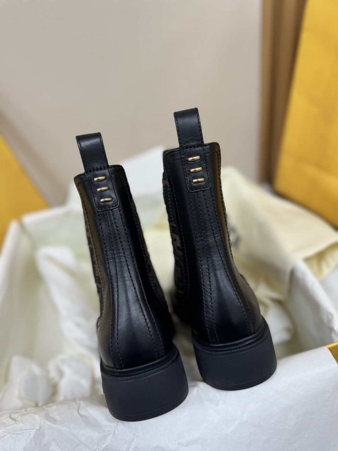 펜디 필로 모노그램 첼시 가죽 부츠 93325 이미지 6