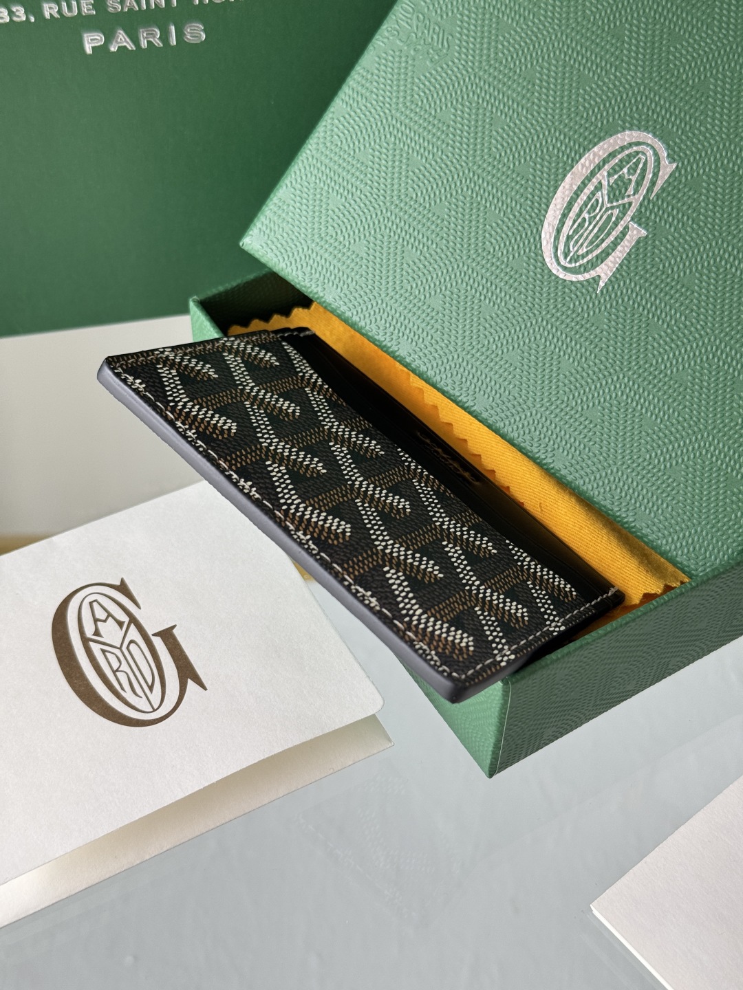 Goyard Card Holder - Compact and Stylish Card Case for Everyday Essentials 7 cmp i1745821855324 3855 0 5