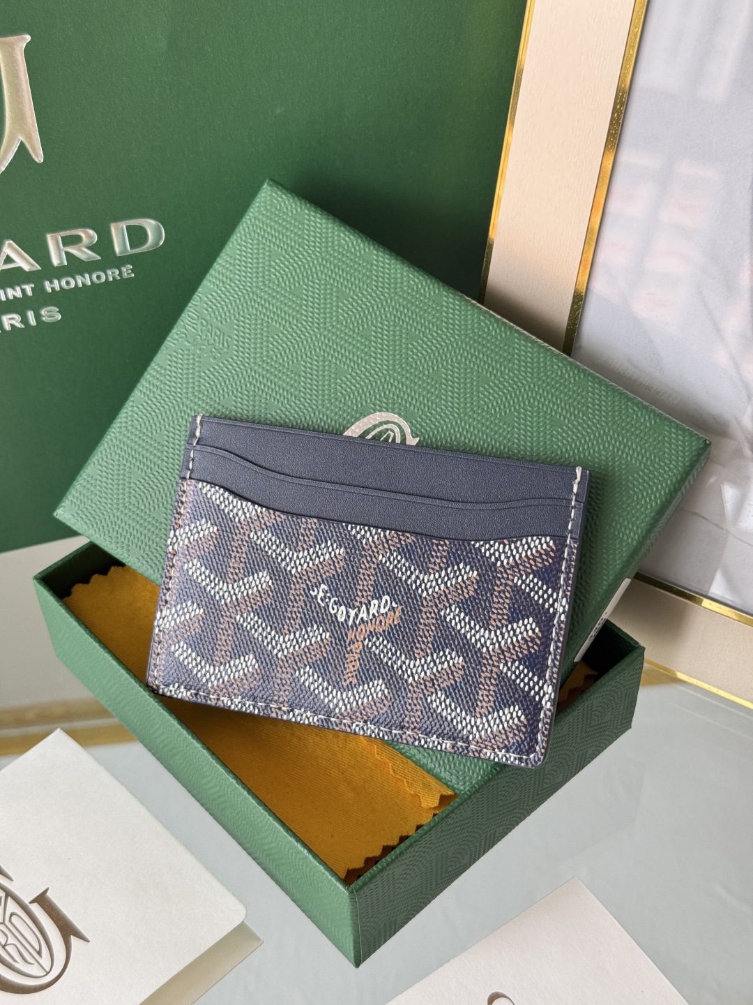 Goyard Card Holder - Compact and Stylish Wallet for Cards and Folded Bills 3 cmp i1745821997296 9964 0 2