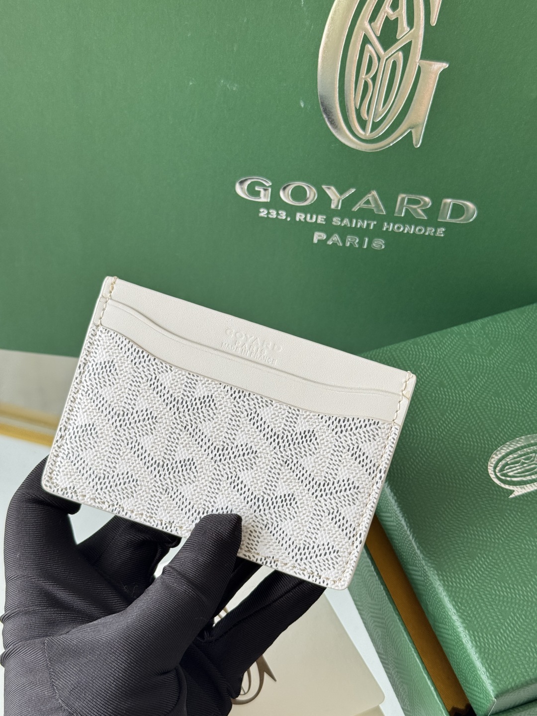 Goyard White Card Holder - Compact & Stylish Card Case, Perfect for Everyday Use 8 cmp i1745822021768 1480 0 7