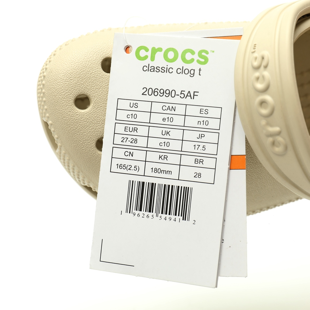 图片[9]-【新品实拍篇童鞋原环保材料,软包无鞋盒!!#全新开发双层超轻95%(注塑)EVA塑料上下层组合模具,5%泡沫塑料发泡缓震物料❗️风靡全球的四季皆宜的鞋!美国休闲鞋履品牌·卡骆驰/Crocs Classic Clog Infant Toddler Sandals 云朵系列沙滩穿搭休闲涉水洞洞鞋凉拖鞋“豆沙黄”206990-5AF 尺码：小童/C8=24-25码 C9=25-26码 C10=27-28码 C11=28-29码 C12=29-30码 C13=30-31码 大童/J1=32-33码 J2=33-34码 J3=34-35码 Crocs（卡骆驰）是全球创新休闲鞋的出色品牌。Crocs秉承其核心的塑模鞋履工艺，推出了适宜四季的丰富的休闲鞋品。 所有Crocs鞋款均采用Crocslite材质制造，这项革命性技术令每一双鞋都具有柔软、舒适Crocs经典白色克骆格鞋款，外观纯白，外型酷似鳄鱼头，鞋面圆头圆脑、布满洞洞，这种经典的休闲鞋也被很多人亲切的称为 “洞洞鞋”。而且鞋子兼具非凉鞋所拥有的防滑耐磨性，鞋底采用耐磨树脂材质，在行走中，不易滑倒，给予双脚最大的缓冲保护。鞋子后跟还有可调节、可翻转的后跟带，放前面变成惬意舒适的凉拖，放后面行走跳跃更加稳固。一鞋两穿，抓地力强，适合多种场合！-选品中心