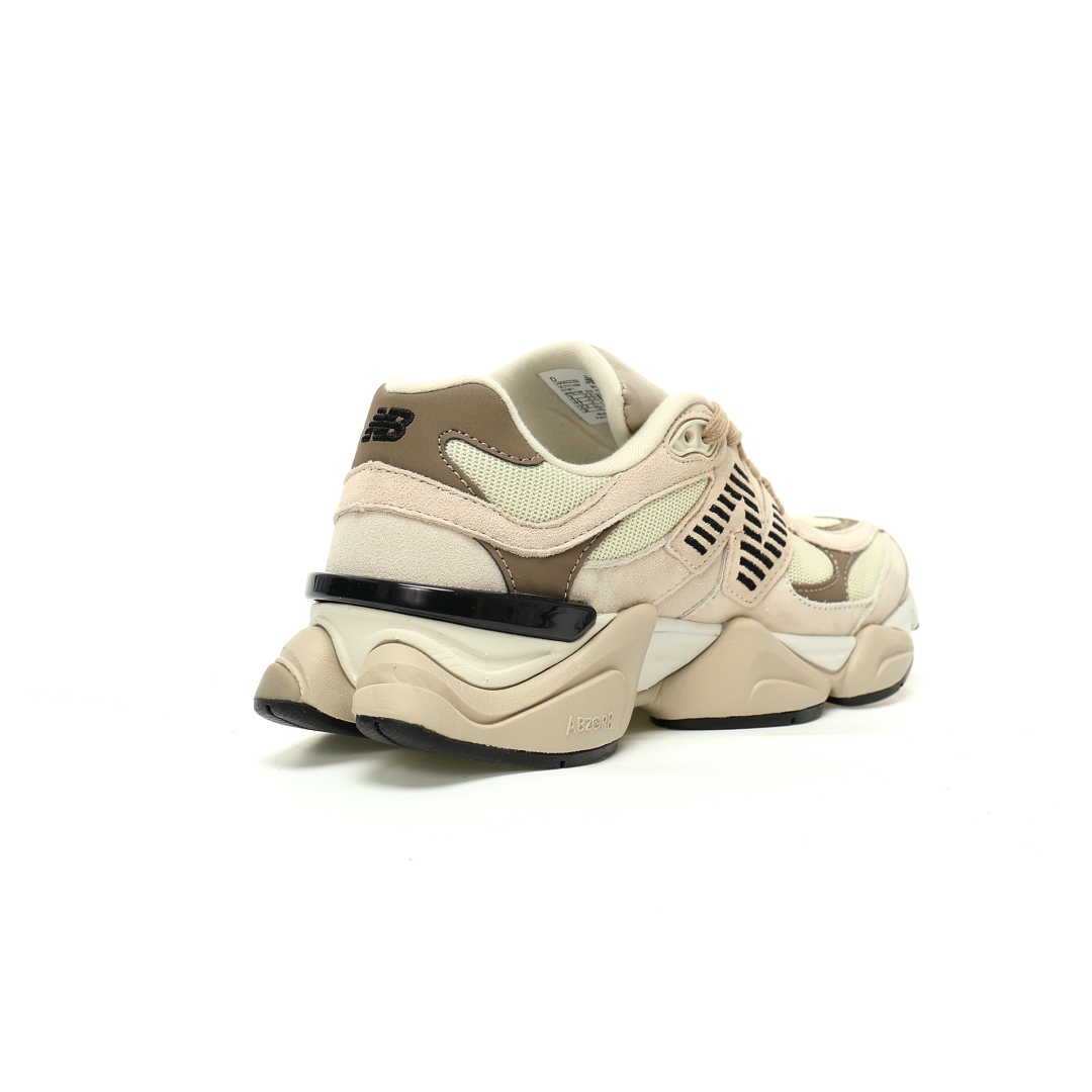💰240 LY专供 独家纯原
【NB】【新品实拍篇】超优F版#男女鞋半码制#采用猪巴革组合网织布鞋面材质#4层组合底模#中底嵌入ABZORB缓震科技材料及后跟嵌入TPU装饰条稳固❗️ 2025中国蛇年限定配色!全新NB新百伦New Balance 9060"Mocha Brown"系列复古百搭老爹风小象蹄休闲运动跑步鞋“米黄摩卡棕黑”U9060ZBB
尺码:36 37 37.5 38 38.5 39.5 40 40.5 41.5 42 42.5 43 44 44.5 45 46.5
NewBalance近些年的出彩表现想必无需多言,除了各大品牌争相与其推出联名鞋款外,NewBalance也在逐步将自己的经典球鞋带回,当中最值得一提的莫过于NewBalance9060。近日,两款全新配色 New Balance 9060 官图曝光。第一双配色采用经典配色妆点,复古气质十足。鞋面采用网眼布、翻毛皮和皮革材质打造,带来不俗的视觉层次感。鞋侧面印有“N”字Logo,彰显鞋款身份。做旧白色中底搭配灰色外底收尾,完善整双鞋设计。第二双配色采用深灰色妆点,灰色和白色点缀,十分帅气。其余设计与第一款相同。