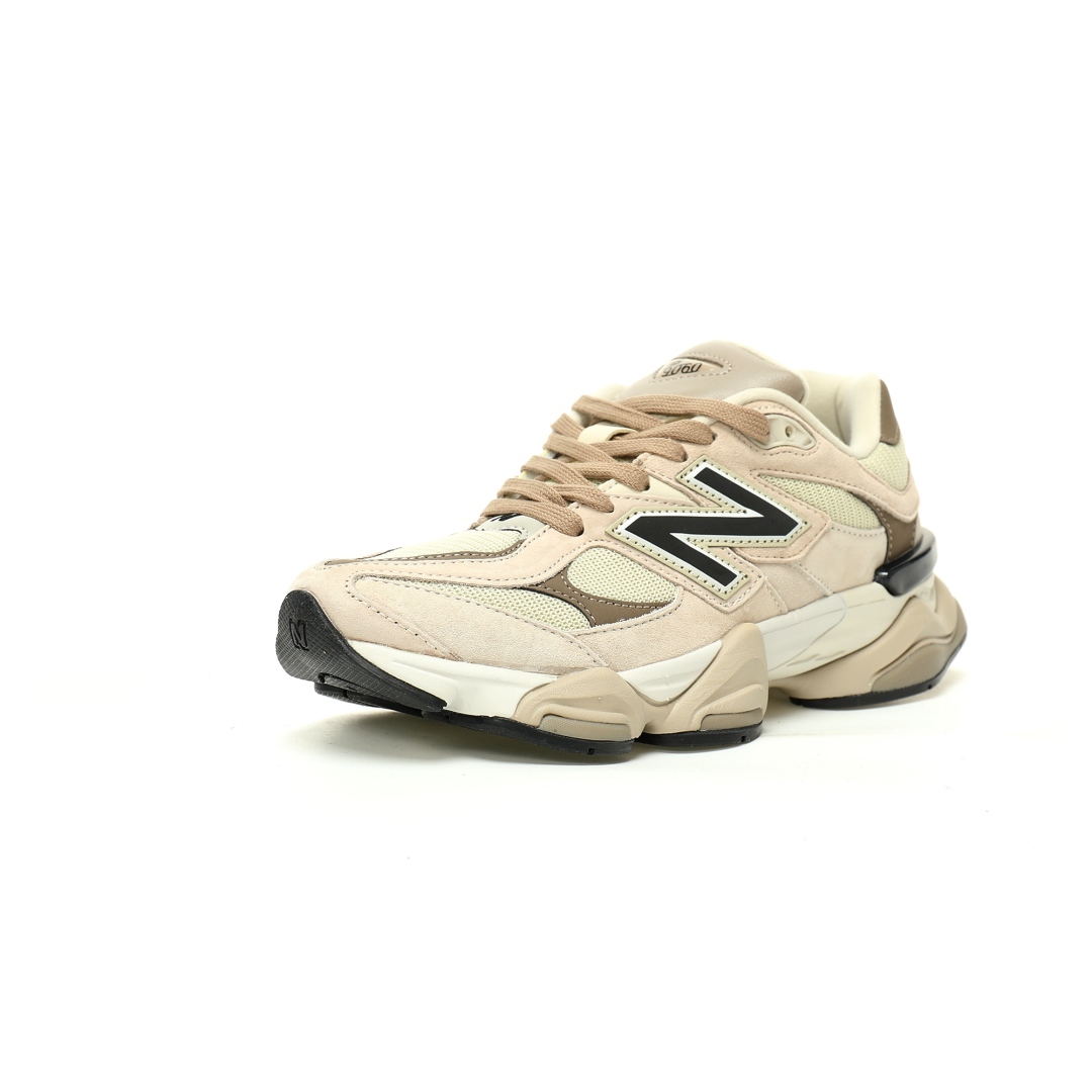 💰240 LY专供 独家纯原
【NB】【新品实拍篇】超优F版#男女鞋半码制#采用猪巴革组合网织布鞋面材质#4层组合底模#中底嵌入ABZORB缓震科技材料及后跟嵌入TPU装饰条稳固❗️ 2025中国蛇年限定配色!全新NB新百伦New Balance 9060"Mocha Brown"系列复古百搭老爹风小象蹄休闲运动跑步鞋“米黄摩卡棕黑”U9060ZBB
尺码:36 37 37.5 38 38.5 39.5 40 40.5 41.5 42 42.5 43 44 44.5 45 46.5
NewBalance近些年的出彩表现想必无需多言,除了各大品牌争相与其推出联名鞋款外,NewBalance也在逐步将自己的经典球鞋带回,当中最值得一提的莫过于NewBalance9060。近日,两款全新配色 New Balance 9060 官图曝光。第一双配色采用经典配色妆点,复古气质十足。鞋面采用网眼布、翻毛皮和皮革材质打造,带来不俗的视觉层次感。鞋侧面印有“N”字Logo,彰显鞋款身份。做旧白色中底搭配灰色外底收尾,完善整双鞋设计。第二双配色采用深灰色妆点,灰色和白色点缀,十分帅气。其余设计与第一款相同。