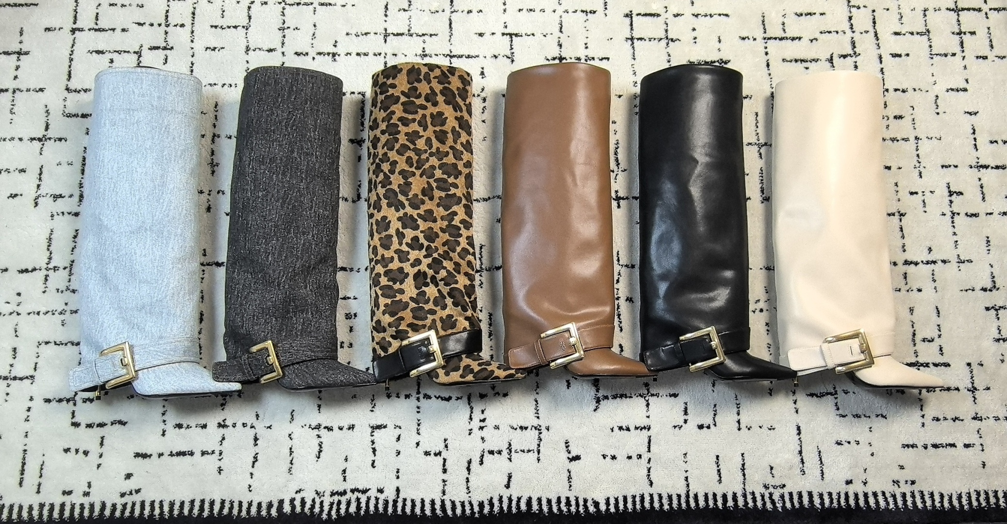 NO:630758,Blamain Balmain's exclusive debut Balmain 2025 autumn and winter new style Balmain is a very comprehensive noble fashion lifestyle brand. The same style is sold by major fashion bloggers and celebrities in Hong Kong, the United States, and other countries. It is simply beautiful. Fall in love with elegance and playful sense of the future. Just take a look and want to own it immediately. But a pair of exquisite high heels is indeed possible. This series is specially designed for extraordinary and indifferent ladies to create a unique overall effect.  Balmain designs products that inspire women to move forward and highlight their charm... Size 35-42 (41 42 customized) upper denim, imitation horse hair, lining cowhide, tiptoe cowhide, high heels.,boots,balmain,balmain,boots,high heels,cowhide19860909Blamain  巴尔曼  独家首发 巴尔曼 2025 秋冬季新款 Balmain是一个非常全面之尊贵时尚生活品牌 香港,美国,等大时尚博主及明星的同款 简直是美上天了 爱上优雅、爱上俏皮的未来感 光看一眼便想马上拥有 但一双精致的高跟鞋确是可以, 该系列专为超凡绝伦 无所谓的女士而设计 从而打造出别致的整体效果 Balmain设计出激发女性一往无前的产品彰显魅力…   码数35-42（41 42定做） 鞋面牛仔布 仿马毛 内里牛皮 踮脚牛皮 跟高.,靴子,balmain,balmain,boots,high heels,cowhide,Women's Shoes