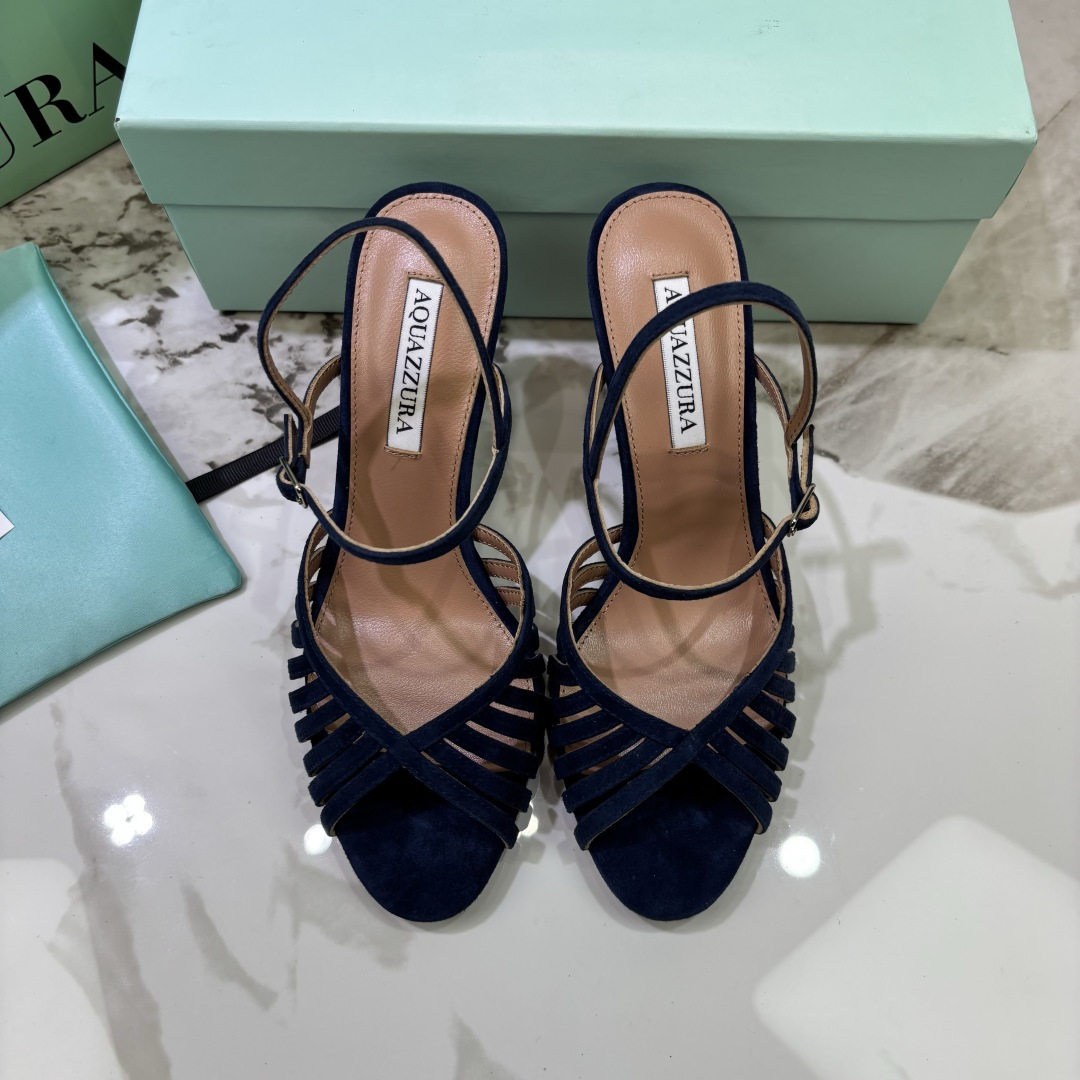 NO:784068,Stiletto sandals Pineapple Aquazzura 2026 spring and summer series Pineapple high-heeled sandals Pineapple women's high-heeled sandals This upper is made of mercerized cashmere, simple and elegant. The lace design makes the shoes more feminine. The design suitable for parties is suitable for various skirts, dresses, evening gowns, and various nightclub styles. It is both simple and fashionable, too flashy and beautiful, and its beauty reaches a new level!  Cross design, full of fashion sense. Big bloggers from all walks of life have stepped into it. ZP develops and customizes the correct fabrics. It is paired with super flashy new upgrades. The design is suitable for parties. It is suitable for various skirts, dresses, evening dresses, and various nightclub styles. Genuine leather outsole from the same channel at the counter. Order early and sell early. Developed by the original factory, no goods will be produced without the original. Colors are included in six colors. Upper sheepskin + cashmere. Sole Italian leather outsole. Size 35-41 (41 customized)  Heel height 8.5 stilettos, high heels sandals, sandals, high heels, skirts, sheepskin, Leather soles19860909细跟凉鞋  菠萝 Aquazzura  2026春夏系列 菠萝  高跟凉鞋 菠萝女士高跟凉鞋 这款鞋面采用,丝光羊绒,简单大方 蕾丝搭配设计使鞋子更有女人味,适合派对的设计适用各种套裙,于连衣裙晚礼服,夜场各种款式. 既简洁又时髦 太闪太美啦 美出出新高度！ 交叉设计,时尚感满满 各路大博主都纷纷上脚 ZP开发、订制正确面料 搭配超闪全新升级,适合派对的设计适用各种套裙,连衣裙晚礼服,夜场各种款式. 专柜同渠道真皮大底 早订早卖 原厂开发,无原版不做货      颜色六色入 鞋面羊皮+羊绒 鞋底意大利真皮大底 码数35-41（41定做） 跟高8.5细跟,高跟鞋凉鞋,sandals,high heels,skirts,sheepskin,Leather soles,Women's Shoes