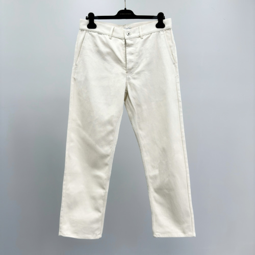 Burberry Back Pocket Embroidered Jeans Canvas Fabric For Men And Women 1 Burberry Back Pocket Embroidered Jeans Canvas Fabric For Men And Women