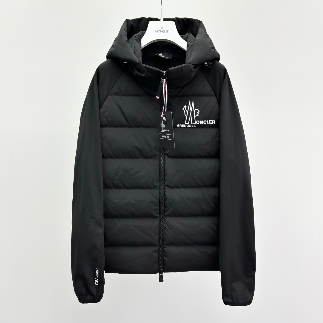 NO:573687,M0ncler Grenoble solid color patchwork letter logo printed hooded long-sleeved down jacket for men, black, nylon fabric, moderate thickness, regular length, hooded collar, ingredient content, down 90, feather 10, fabric: polyester fiber, 52 nylon, 39 spandex 9, filling: zipper fly, polyester lining, raglan sleeves, long sleeves, elastic and stretchy, graphic letters, solid color, other  282525974.1,,down jacket,hats,alexander wang19860909M0ncler Grenoble 纯色拼接字母徽标印花连帽长袖羽绒服 男款 黑色 面料锦纶 厚度适中 衣长常规款 领型连帽 成分含量羽绒90羽毛10面料:聚酯纤维52锦纶39氨纶9填充物: 衣门襟拉链 内衬涤纶 袖型插肩袖 袖长长袖 弹力有弹力 图案字母,纯色,其他 282525974.1,,down jacket,hats,alexander wang,Men's clothing