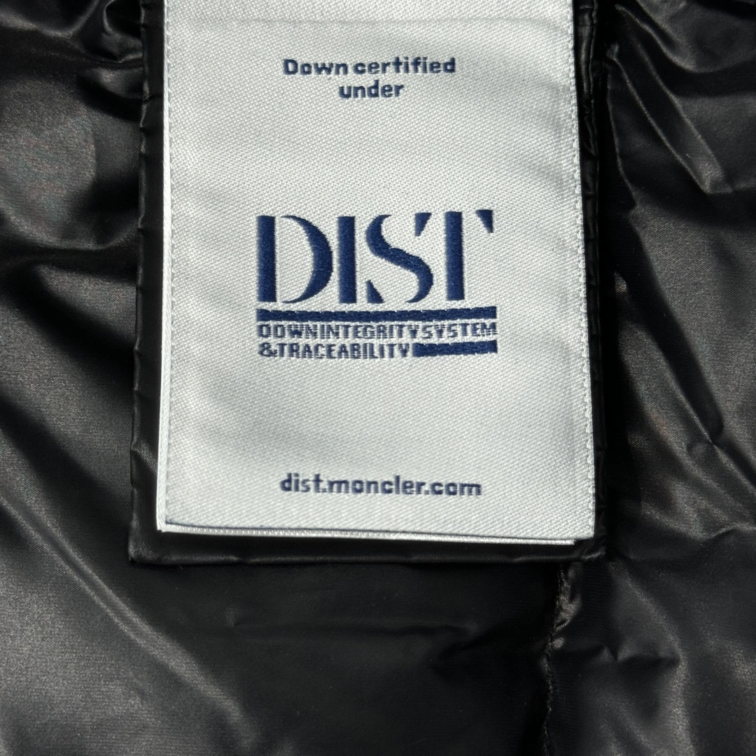 M0ncler 连帽拉链纯色长袖羽绒服 男款绒子含量90%面料锦纶厚度适中衣长常规款领型连帽包装清单品牌