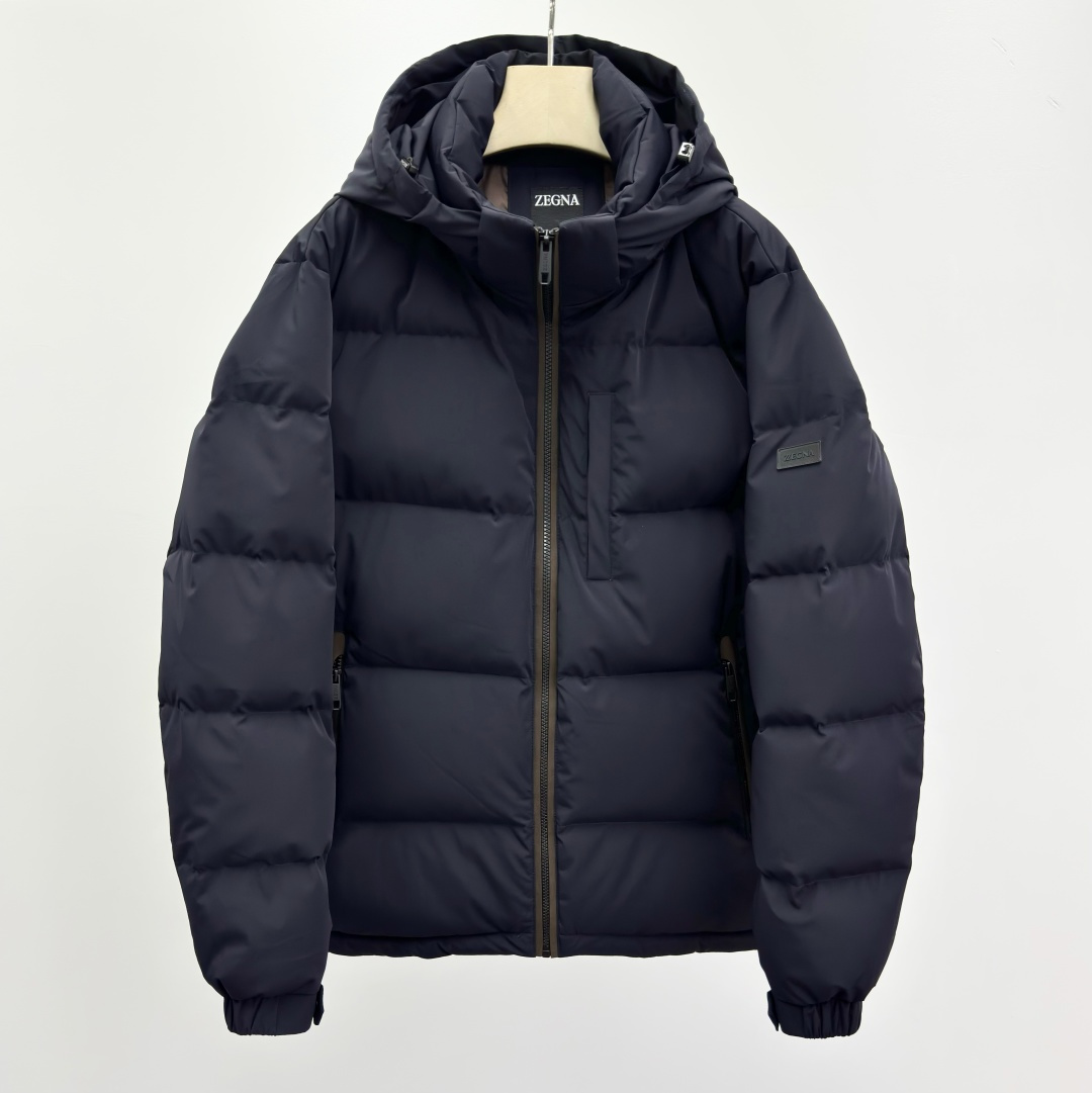 NO:573703,Zegn@ Hooded Down Jacket Men's Filling goose down Down content 90 Fabric nylon, polyester (polyester fiber) Loose fit Moderate thickness Regular length Hooded collar Packing list Brand label card hangtag Ingredient content polyester fiber Zipper fly Regular sleeve shape Long sleeves 2828256174,,down jacket,hats,alexander wang19860909Zegn@ 连帽羽绒服 男款 填充物鹅绒 绒子含量90 面料锦纶,涤纶 (聚酯纤维) 版型宽松 厚度适中 衣长常规款 领型连帽 包装清单品牌标签卡吊牌 成分含量聚酯纤维 衣门襟拉链 袖型常规 袖长长袖 2828256174,,down jacket,hats,alexander wang,Men's clothing