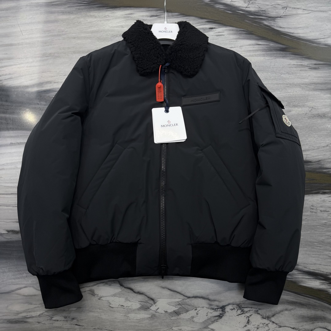 M0ncler 双面飞行员羽绒服定制柔绒哑光锦织料 以及泰迪绒 使用新国标90白鸭绒(欢迎检测) 冲绒量
