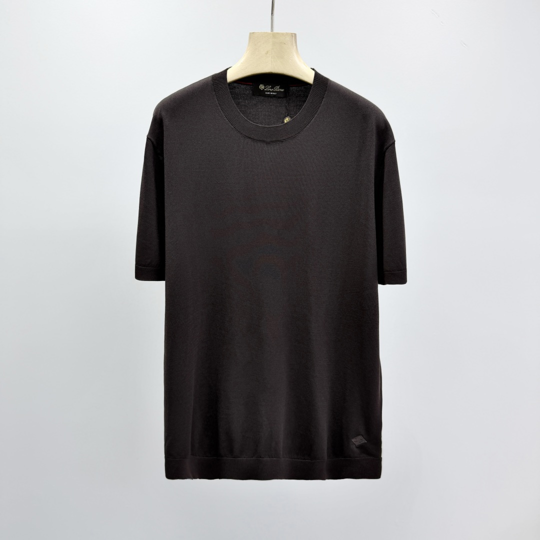 로로피아나 자수 프린트 카라 니트 남성 41375 Loro Piana T Shirt