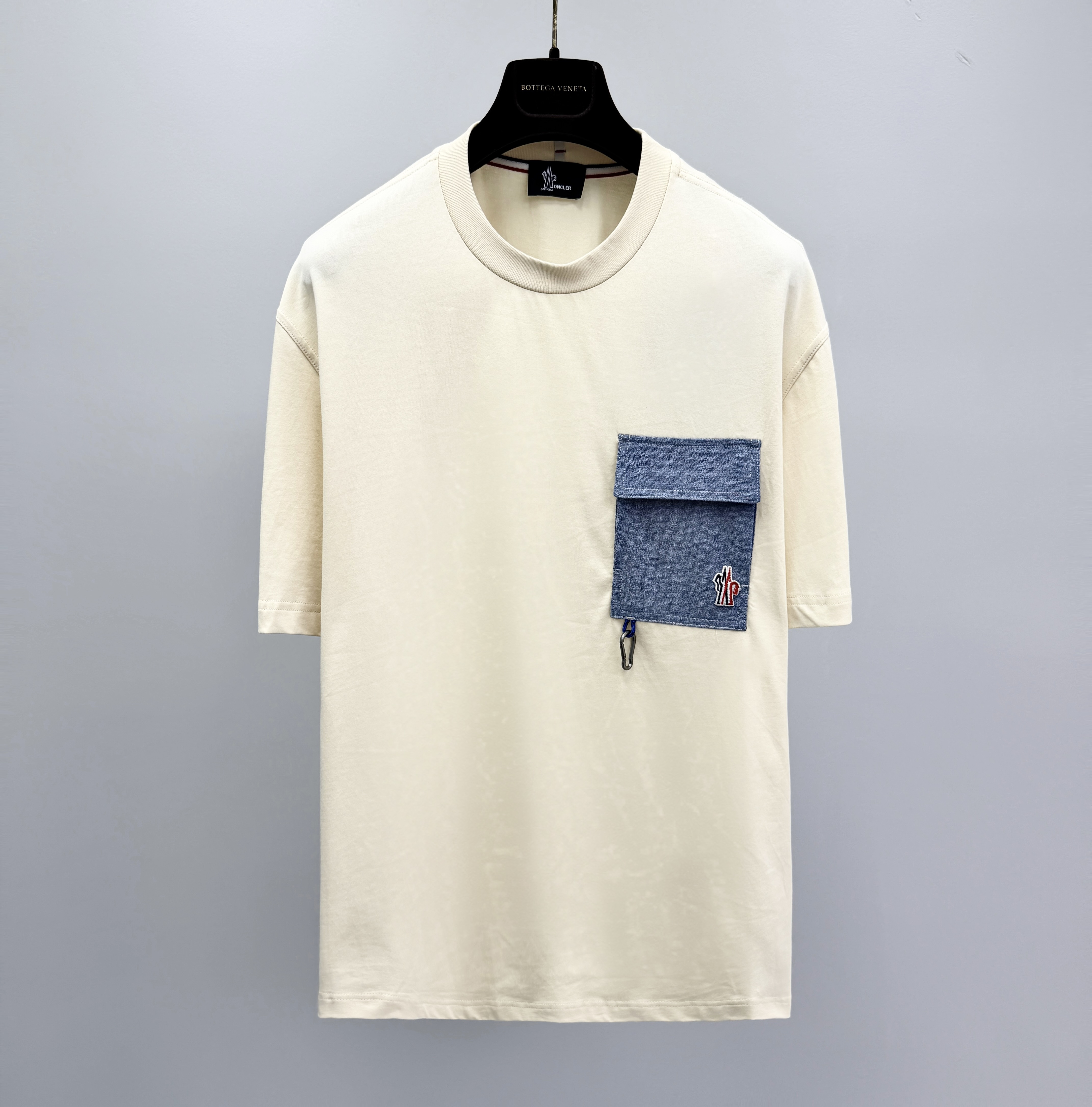 몽클레어 데님 포켓 코튼 블렌드 티셔츠 상세 이미지 10