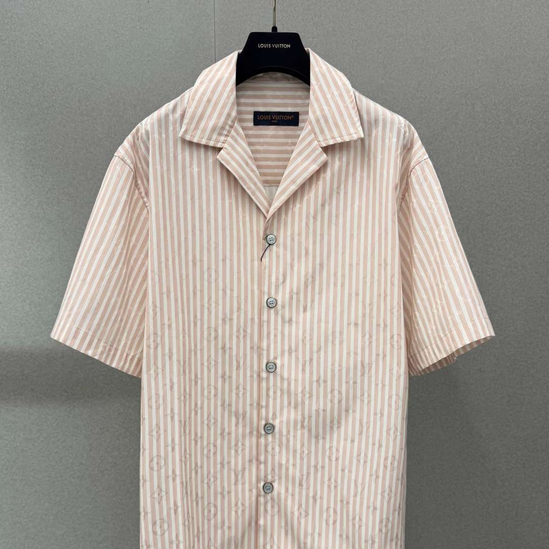 루이비통 남성 반팔 131721 Louis Vuitton T Shirt 썸네일 이미지