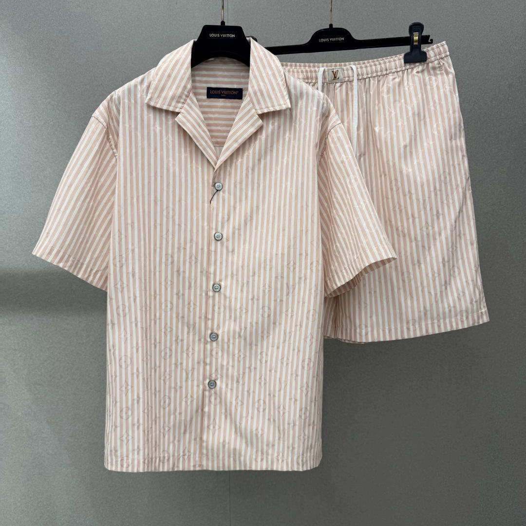 루이비통 남성 반팔 131721 Louis Vuitton T Shirt 썸네일 이미지