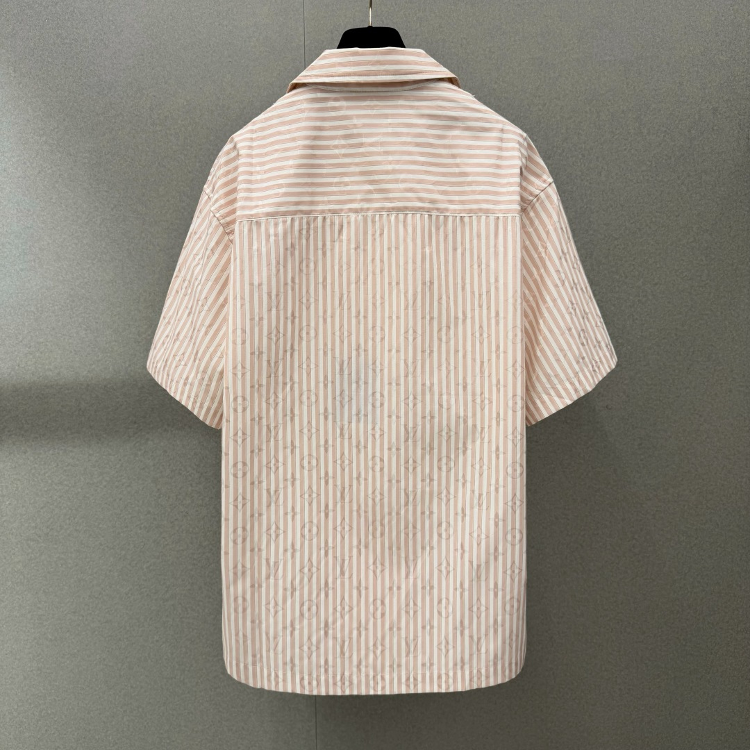 루이비통 남성 반팔 131721 Louis Vuitton T Shirt 썸네일 이미지