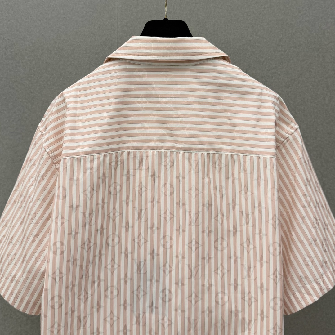 루이비통 남성 반팔 131721 Louis Vuitton T Shirt 썸네일 이미지