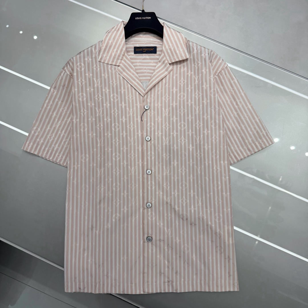 루이비통 남성 반팔 131721 Louis Vuitton T Shirt 썸네일 이미지