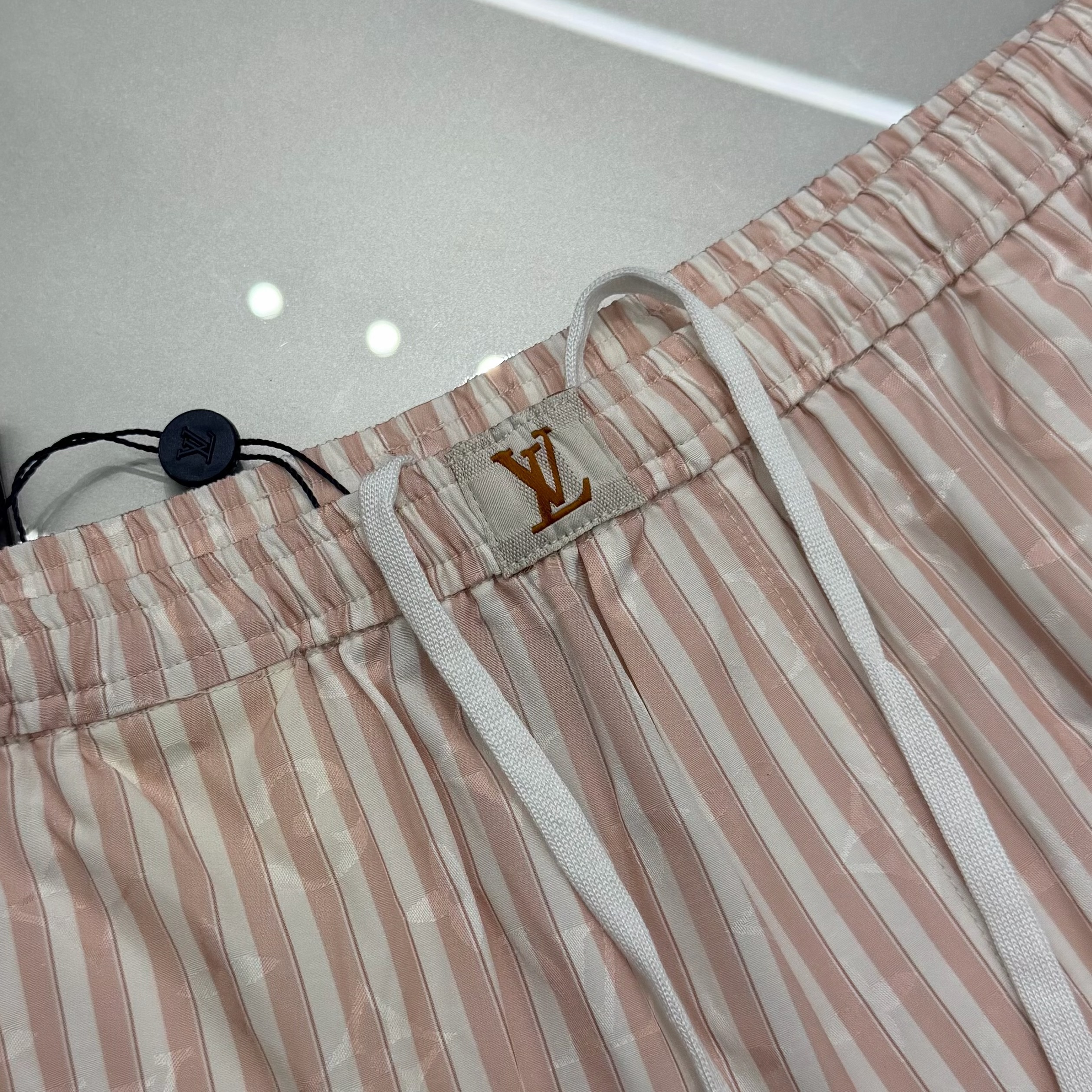 루이비통 남성 반바지 131720 Louis Vuitton Shorts 썸네일 이미지