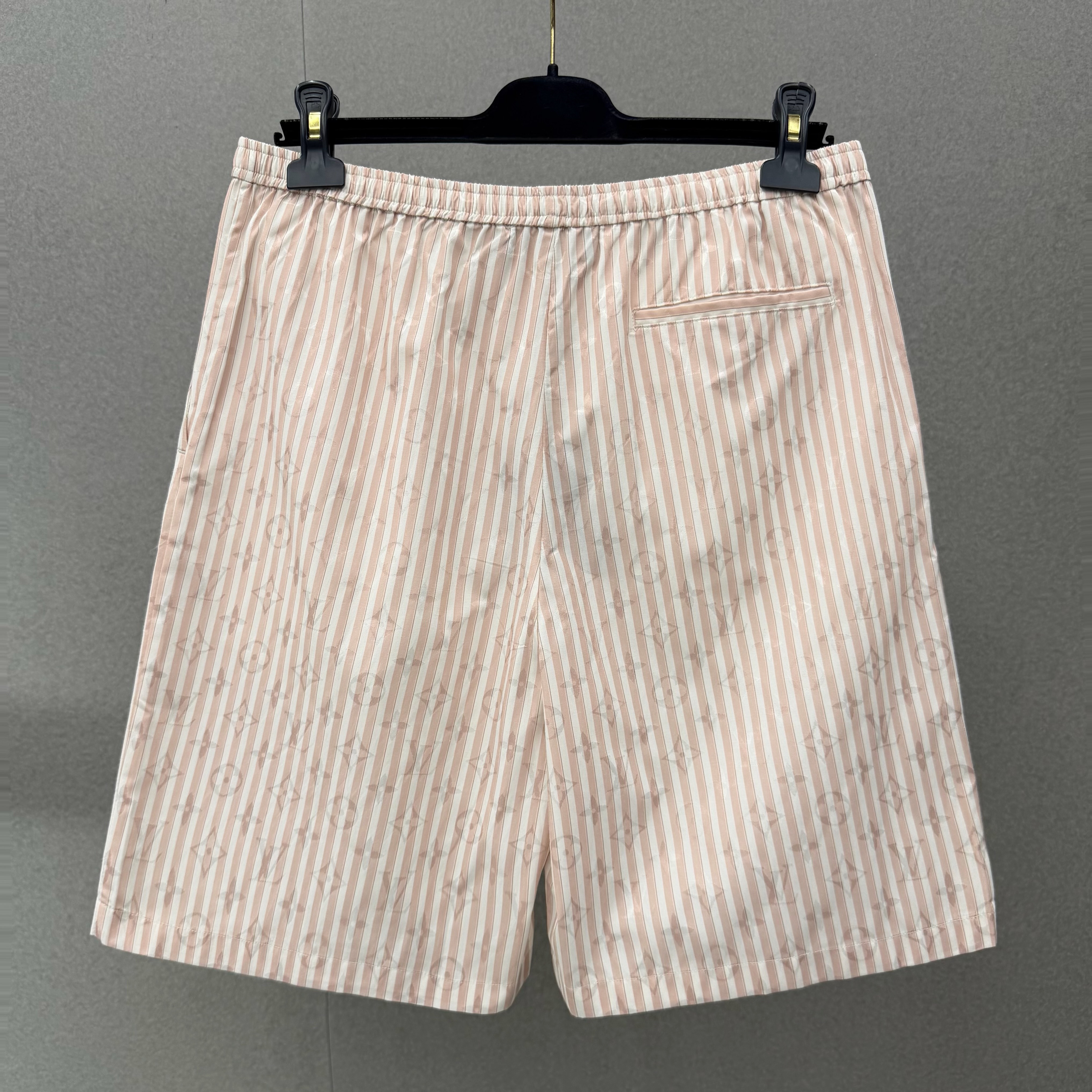 루이비통 남성 반바지 131720 Louis Vuitton Shorts 썸네일 이미지