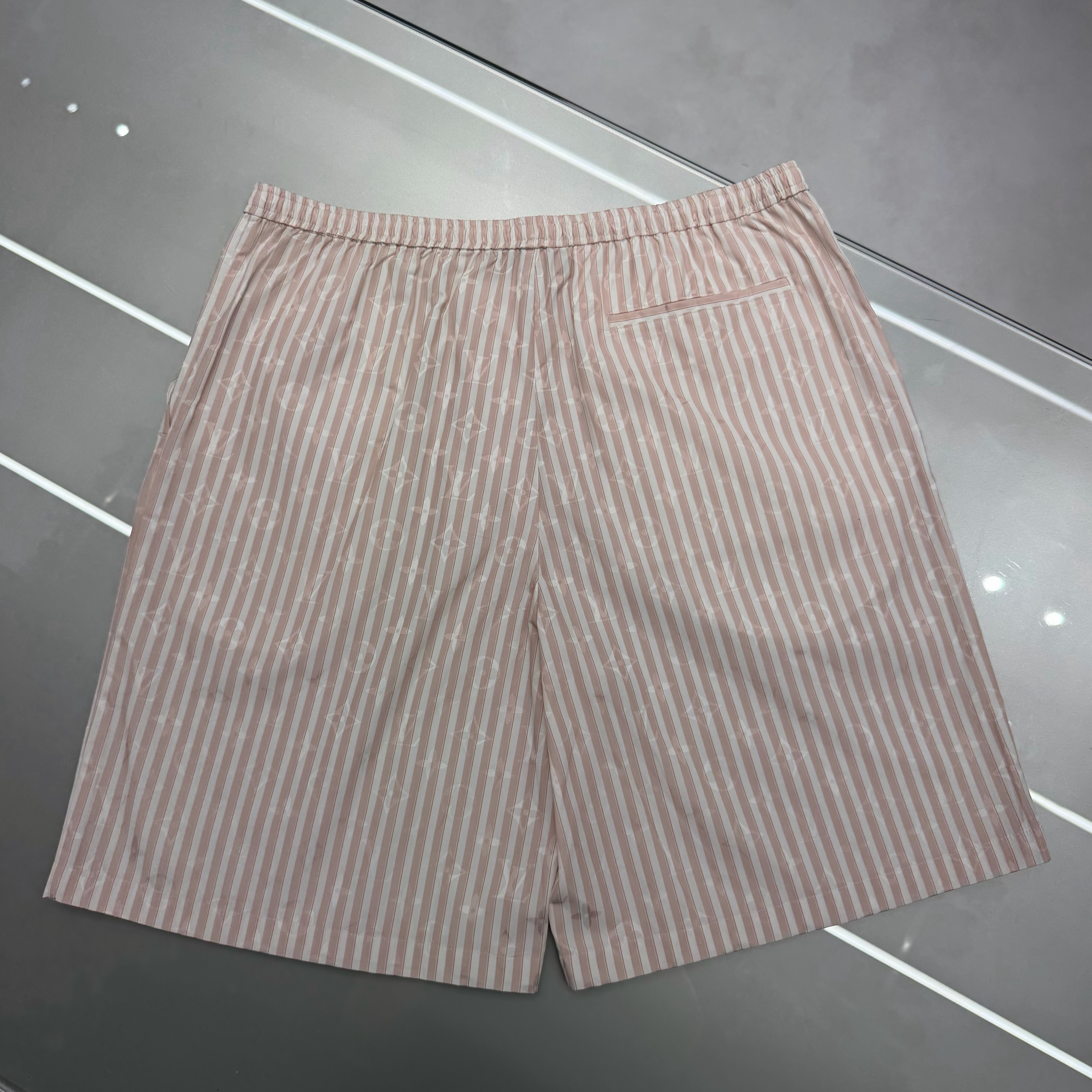루이비통 남성 반바지 131720 Louis Vuitton Shorts 썸네일 이미지