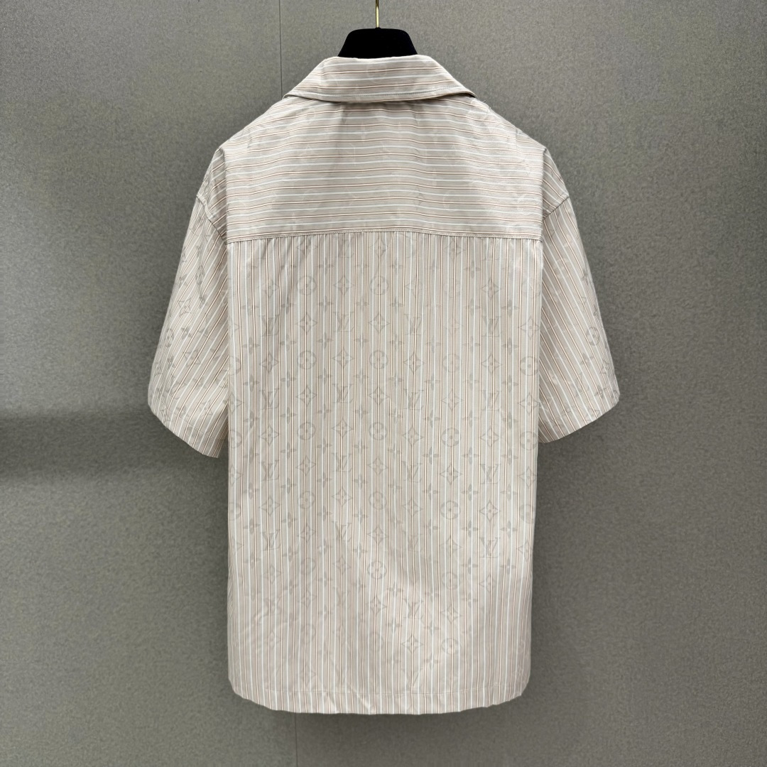 루이비통 남성 반팔 131695 Louis Vuitton T Shirt 썸네일 이미지