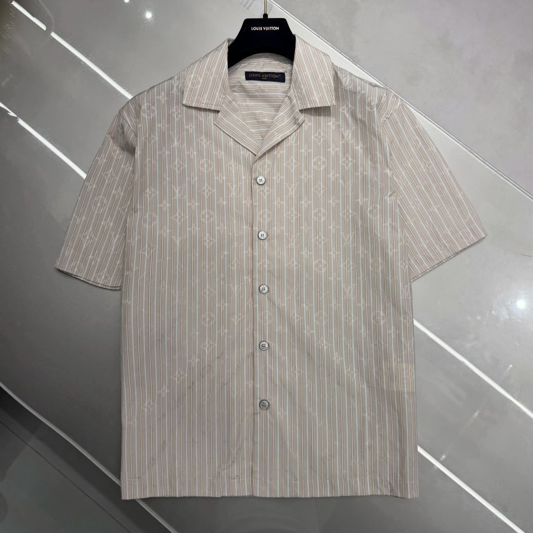 루이비통 남성 반팔 131695 Louis Vuitton T Shirt 썸네일 이미지