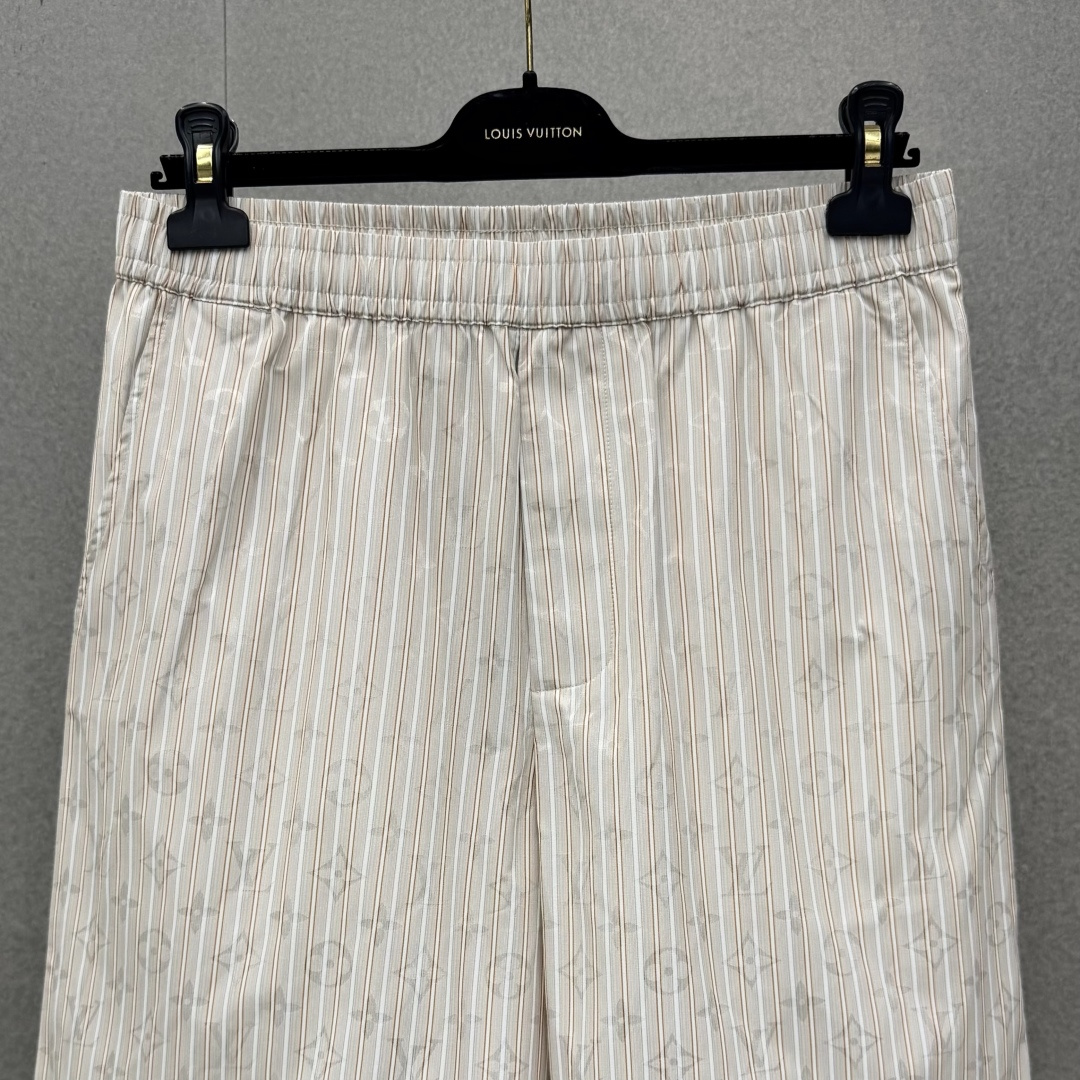 루이비통 남성 반바지 131694 Louis Vuitton Shorts 썸네일 이미지