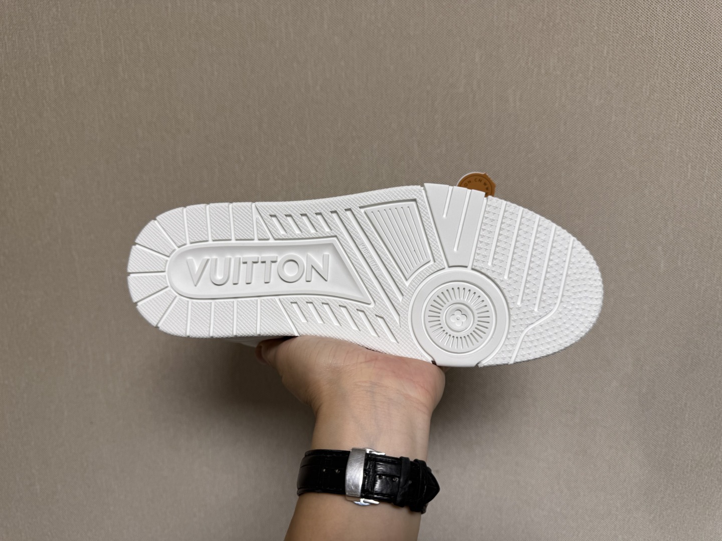 LV路易威登Louis Vuitton Trainer Sneaker Low休闲运动文化百搭篮球板鞋 白印花