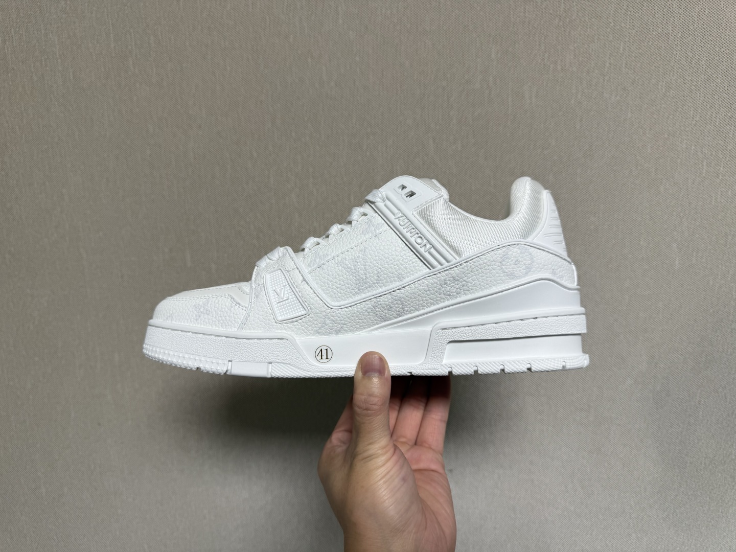 LV路易威登Louis Vuitton Trainer Sneaker Low休闲运动文化百搭篮球板鞋 白印花