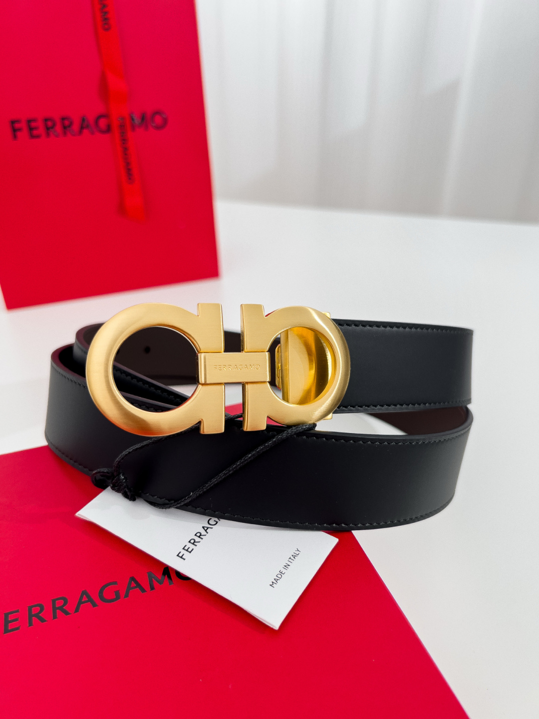 Ferragamo 代购级 菲拉格慕 进口头层小牛皮，双面牛皮材质