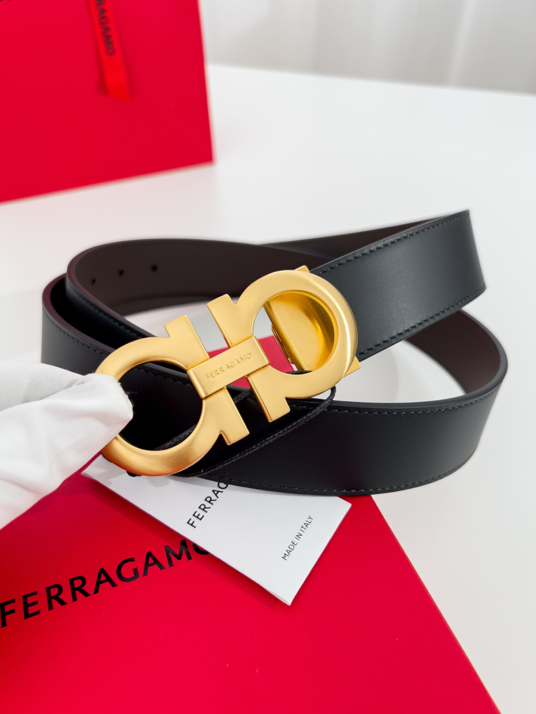 Ferragamo 代购级 菲拉格慕 进口头层小牛皮，双面牛皮材质