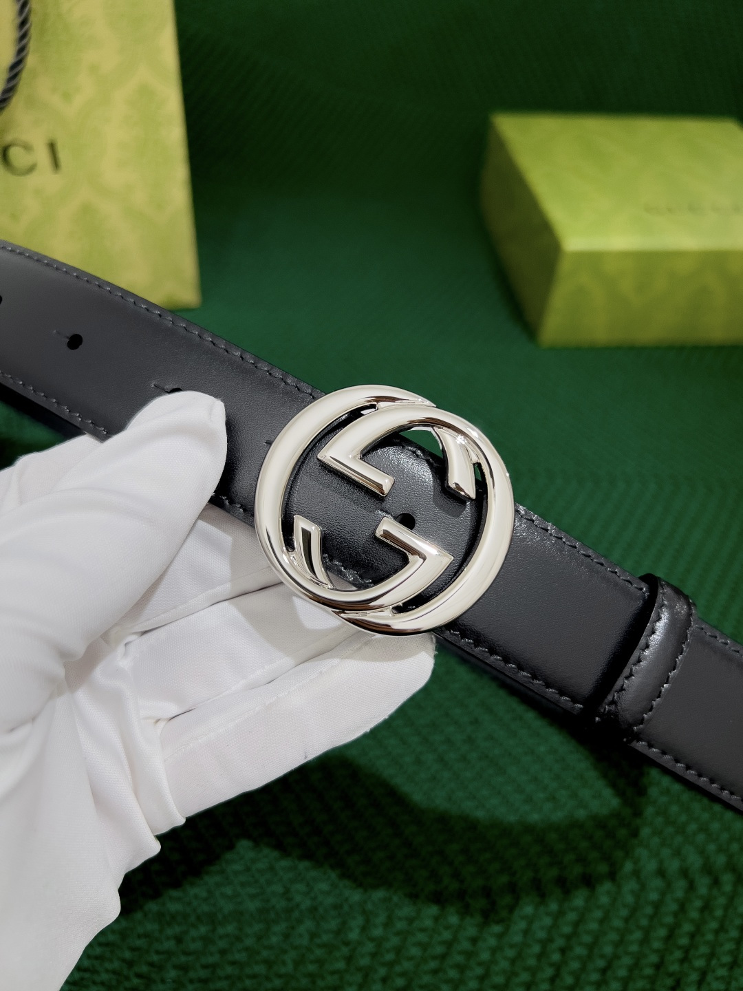 古奇 高端货品 宽度3.0 女士腰带头昂小牛皮皮料，搭配意大利sirp皮厂的底皮，精细的做工，用心制作。