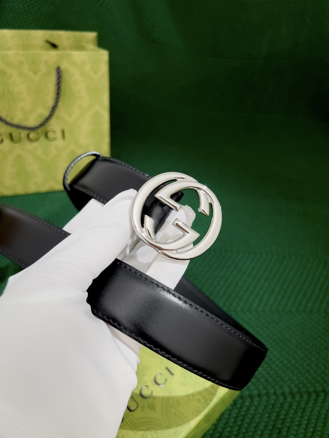 古奇 高端货品 宽度3.0 女士腰带头昂小牛皮皮料，搭配意大利sirp皮厂的底皮，精细的做工，用心制作。