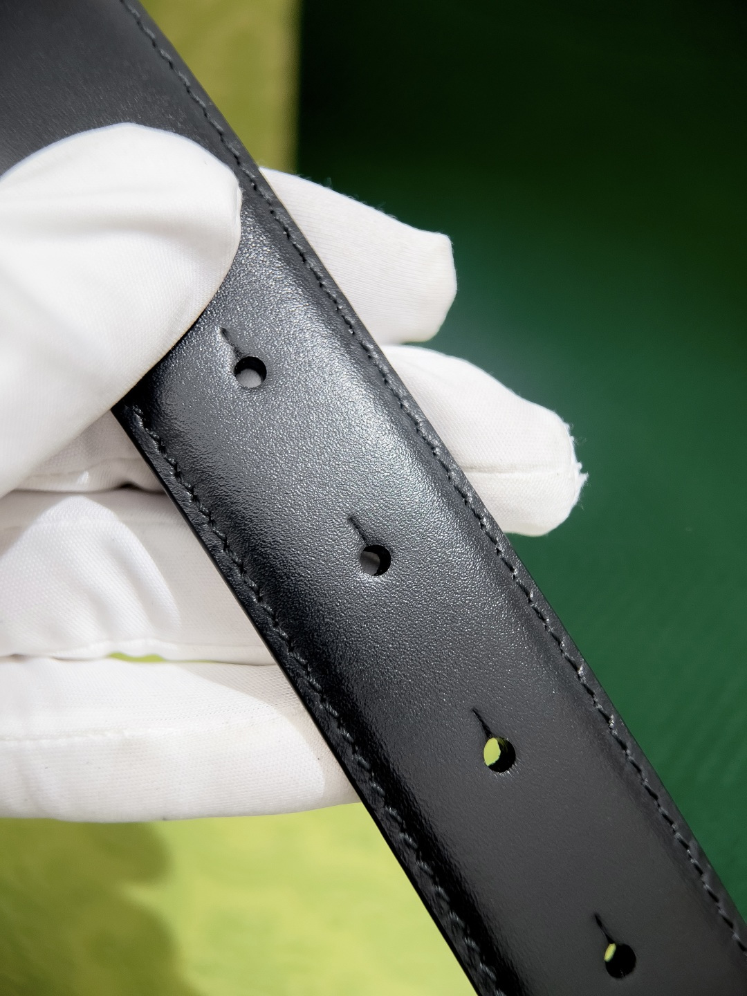 古奇 高端货品 宽度3.0 女士腰带头昂小牛皮皮料，搭配意大利sirp皮厂的底皮，精细的做工，用心制作。