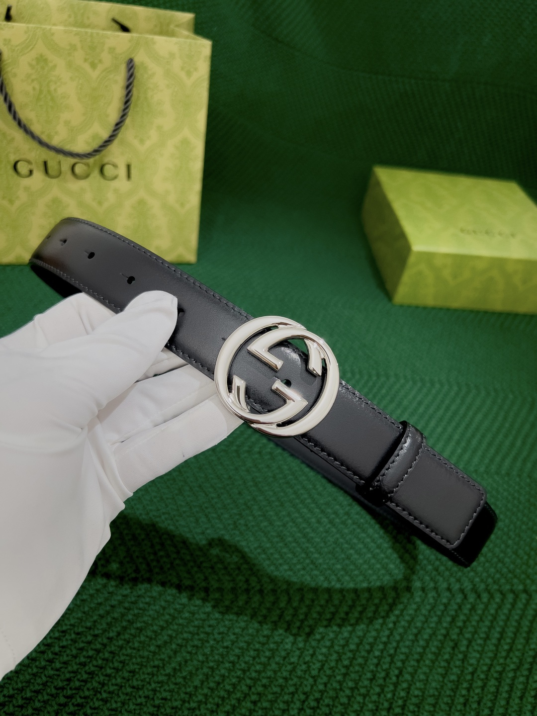 古奇 高端货品 宽度3.0 女士腰带头昂小牛皮皮料，搭配意大利sirp皮厂的底皮，精细的做工，用心制作。